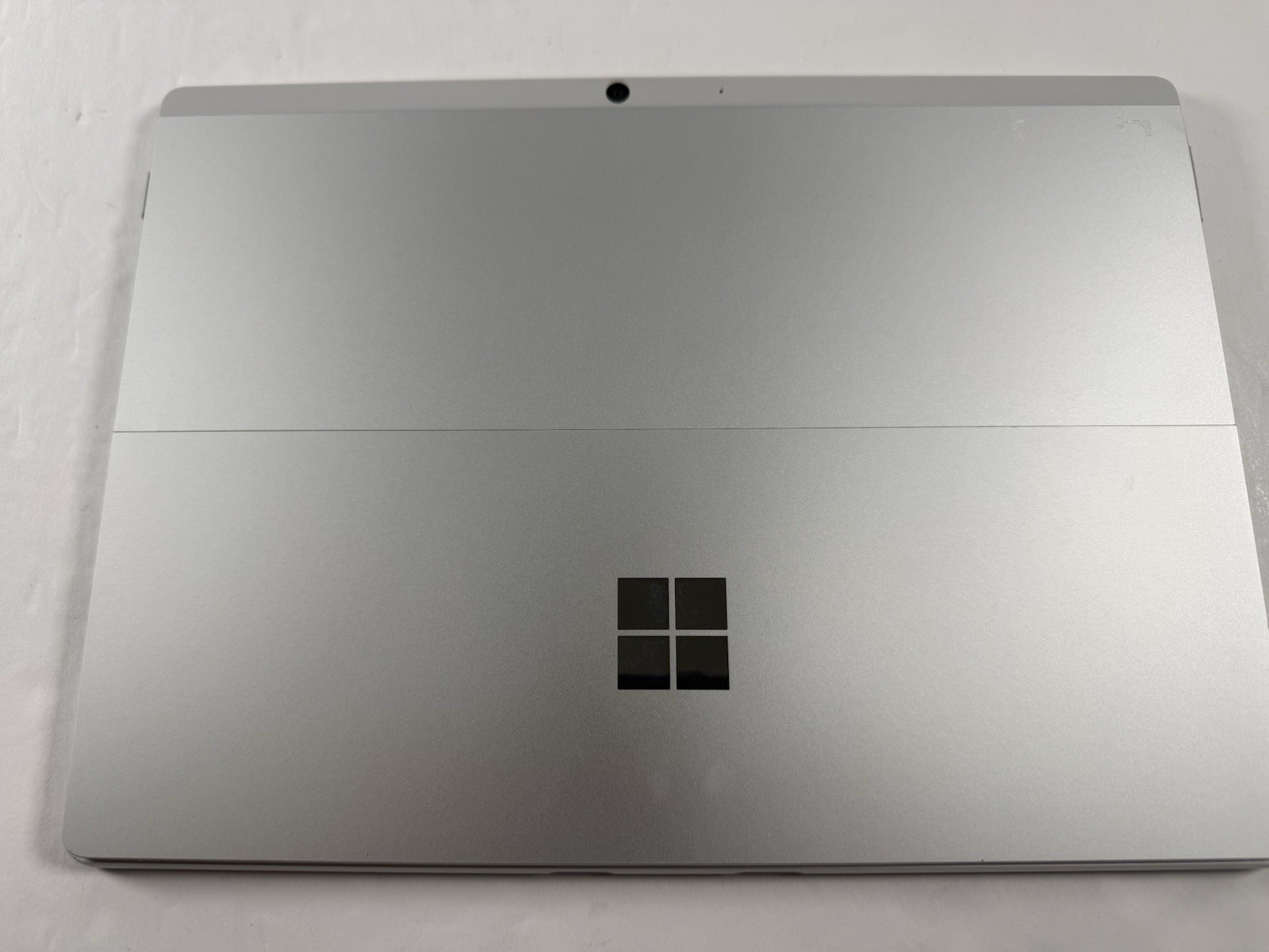 Microsoft Surface Pro 8 (1982) i5-1145G7 – 16GB RAM – 256GB 120Hz – Win 11 Pro