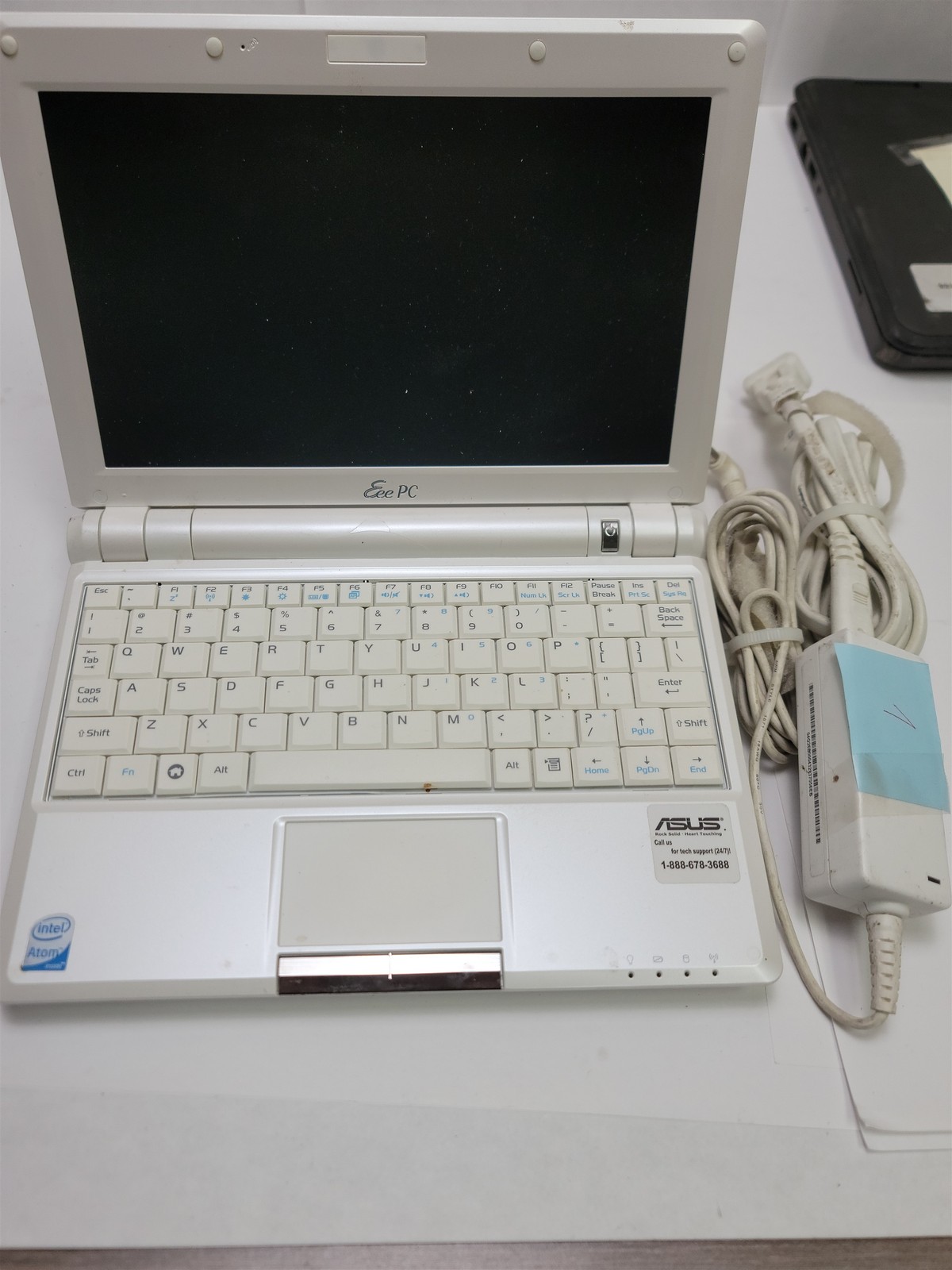 Asus Eee PC 900A Laptop, Intel Atom 1.60 GHz , 1.99 GB RAM, Windows XP Pro SP3