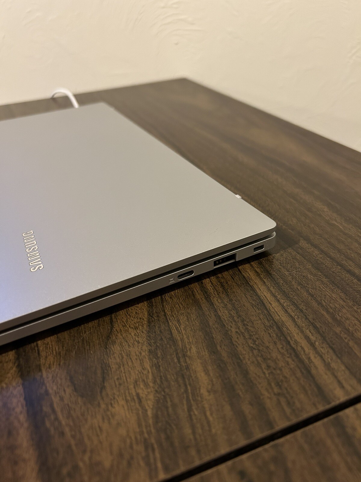 Samsung Galaxy Book Go 14″ (128GB eUFS, Qualcomm Snapdragon 7c 2nd Gen., 2.55…