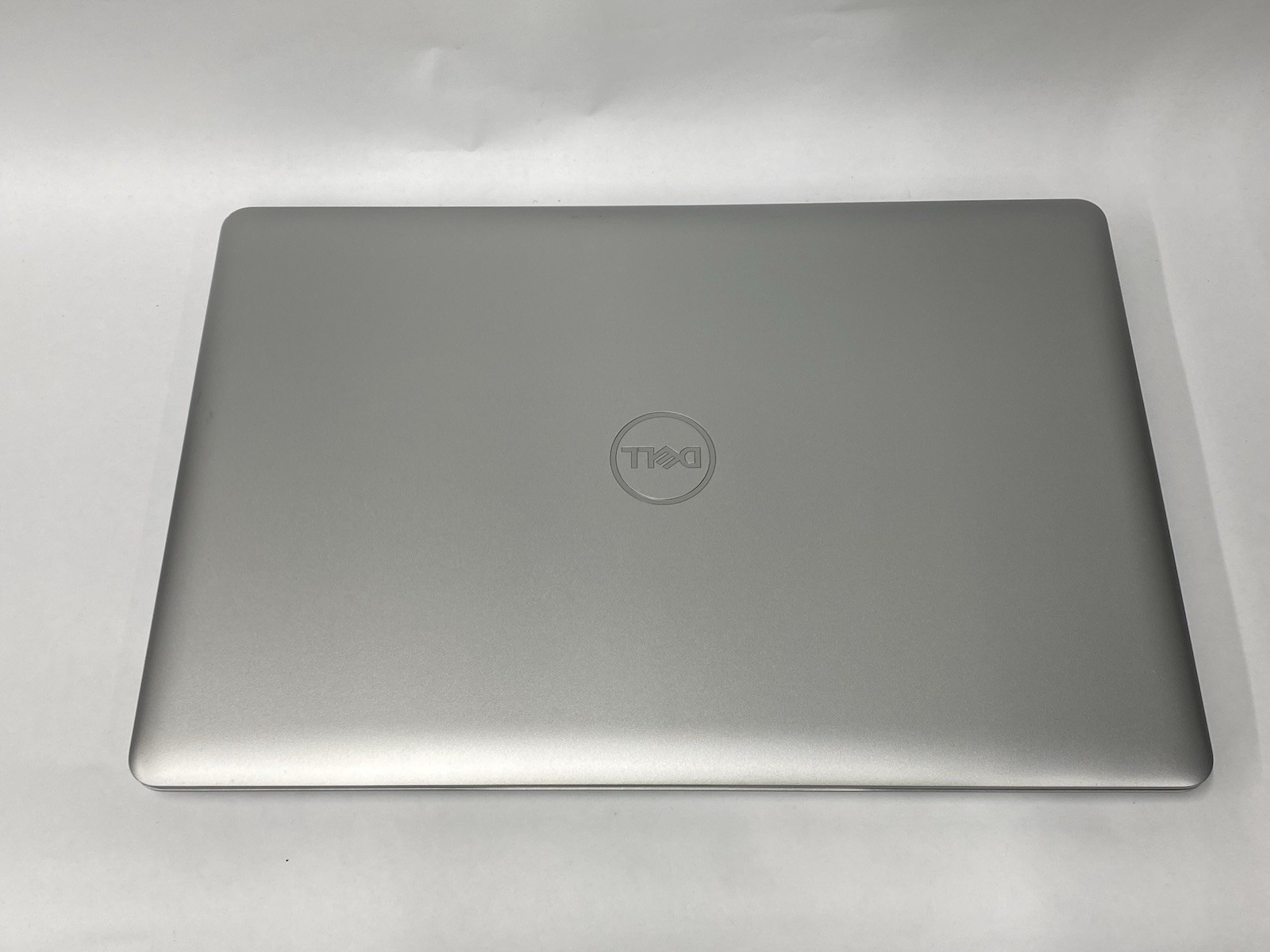Dell Inspiron P35E – Grade B – FHD – i7-1065G7 – 16GB – 256SSD – W10P