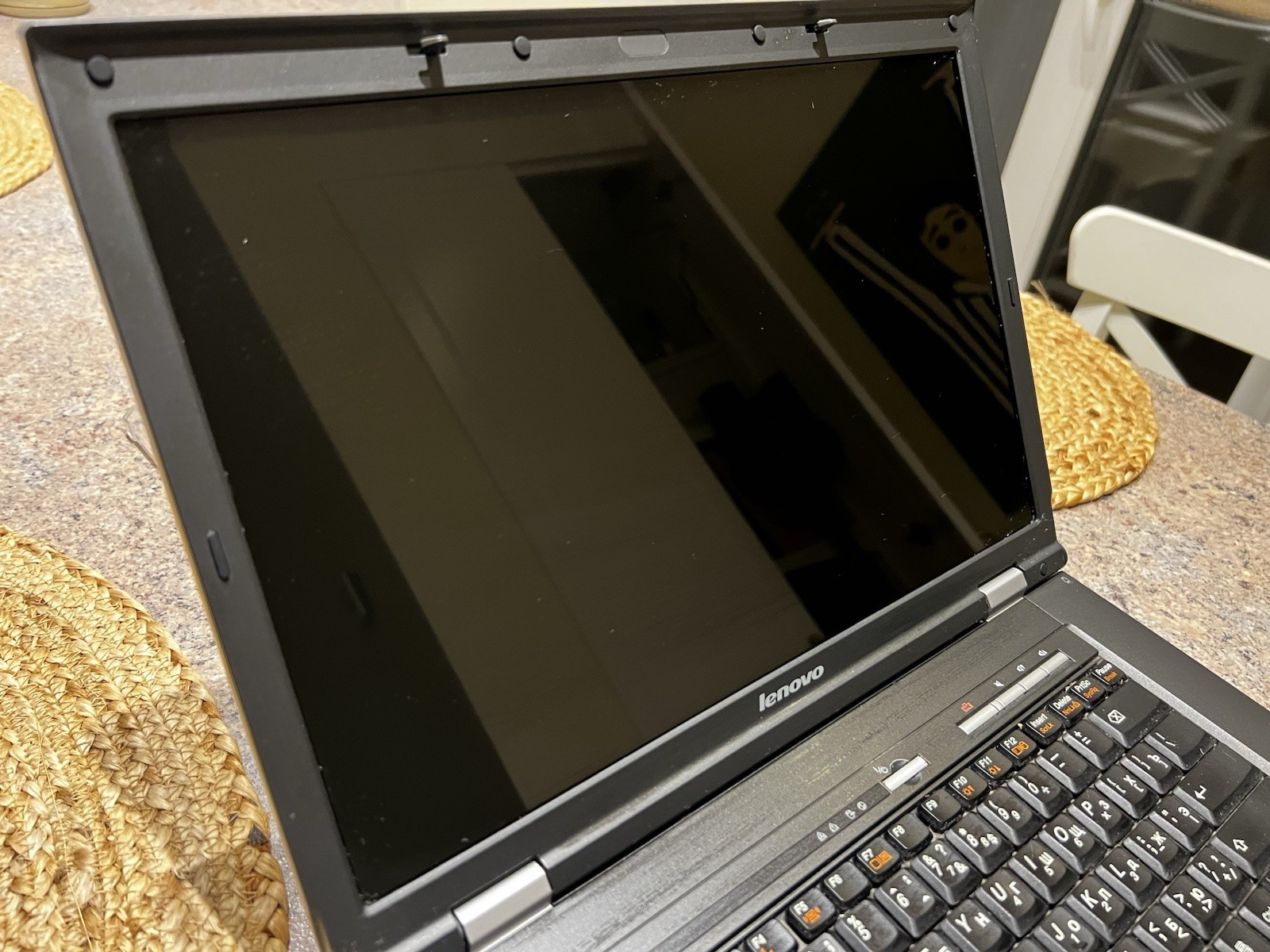 Lenovo 3000 N200 0769 ECG Laptop Intel® Pentium®“ T2390 2GB RAM 250GB HDD