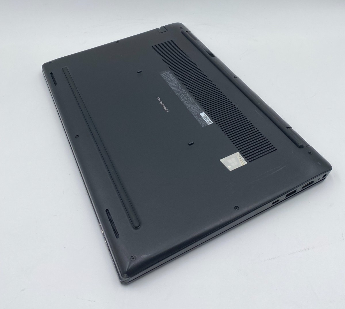 Dell Latitude 3420 14″ i5-1135G7 2.4GHz 8GB DDR4 512GB SSD Black /FAIR/ SEE