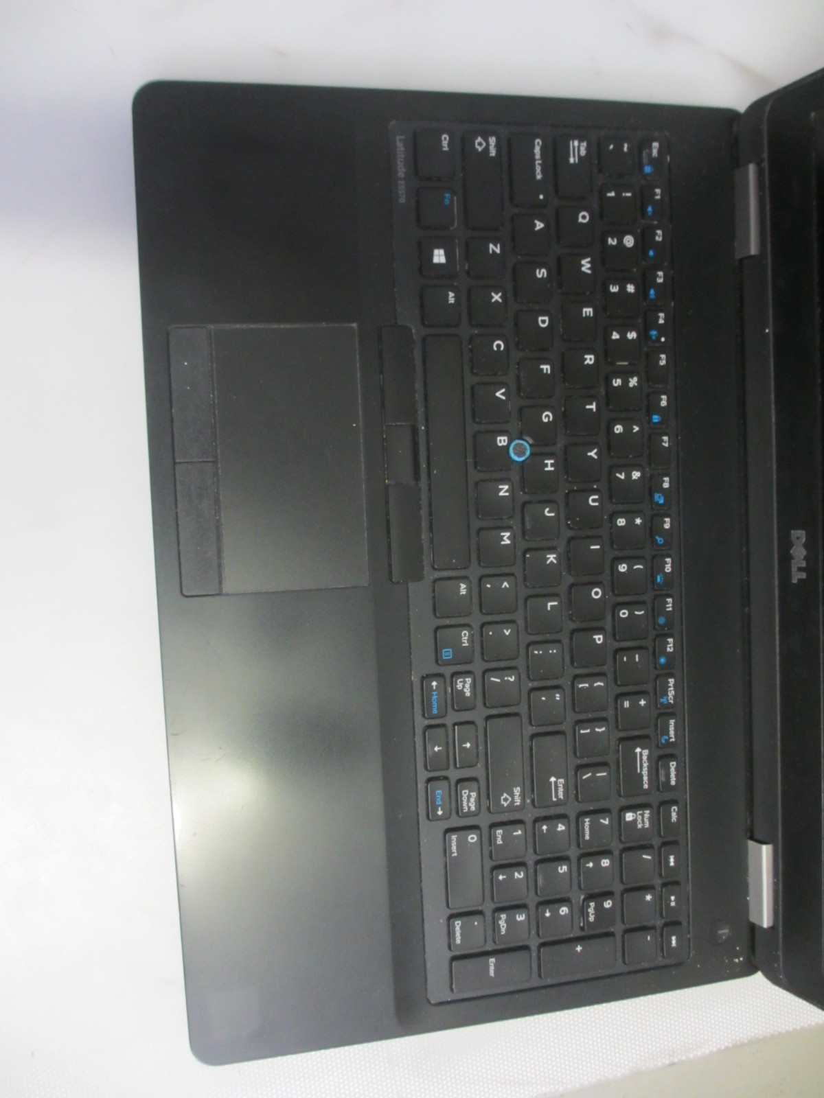 Dell Latitude E5570 15.6″ i5-6440HQ 2.60GHz 8GB Laptop NO OS/ HDD/AC READ
