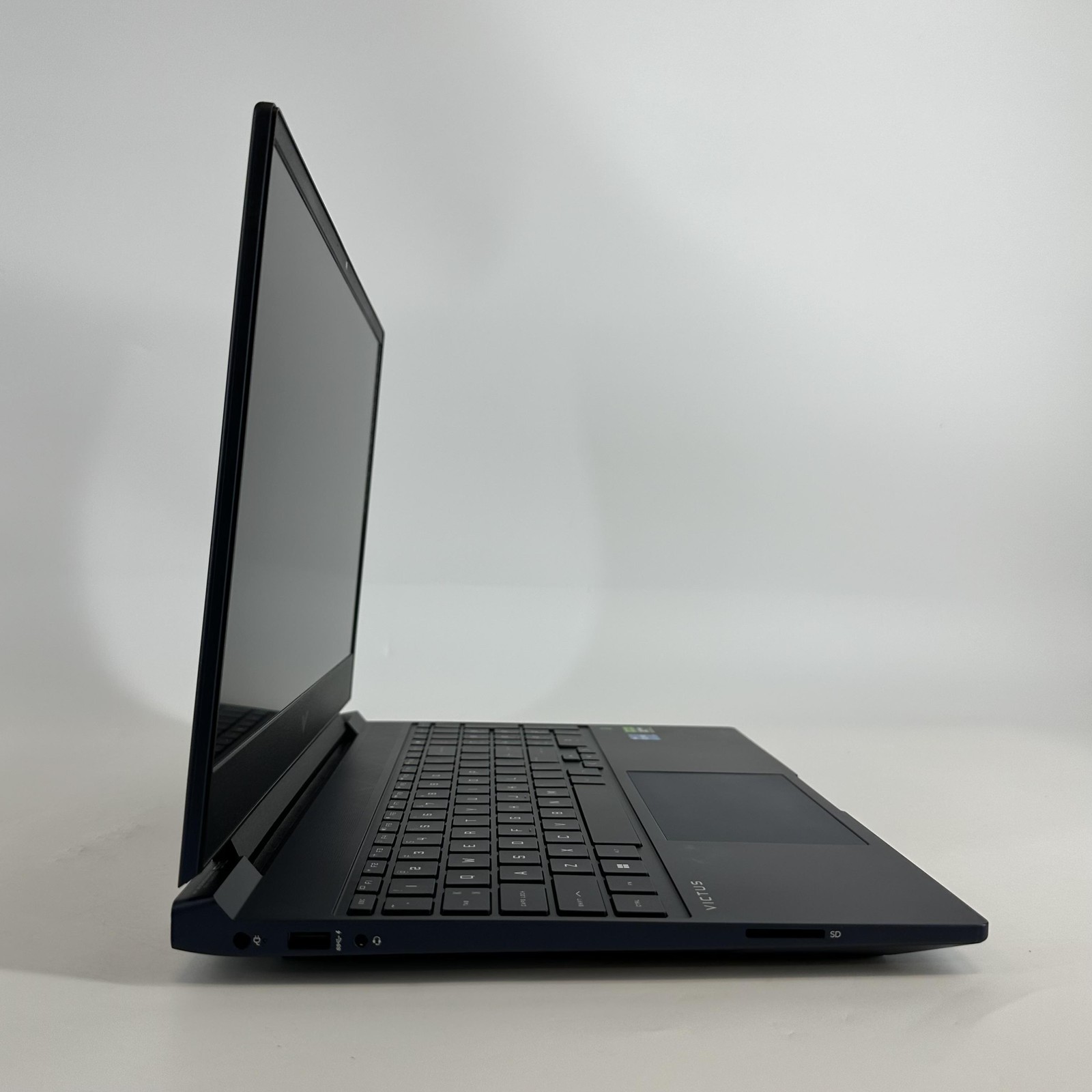 HP Victus Gaming 15 144Hz FHD 2.6 GHz i5-13500H 16GB 1TB SSD RTX 4050 Very Good