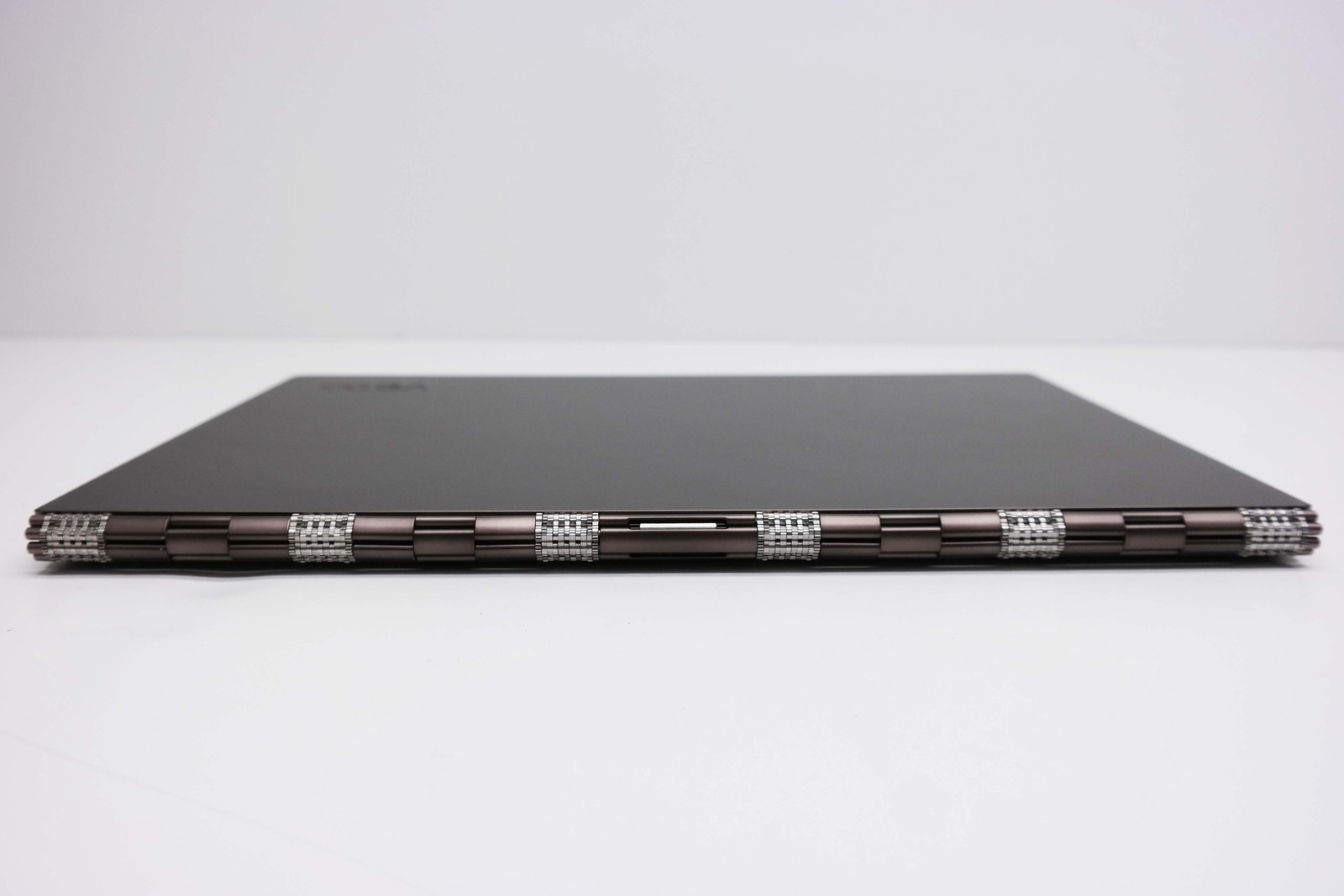 Lenovo Yoga 920 13.9″ Core i7-8550U 8GB 256GB SSD Bronze