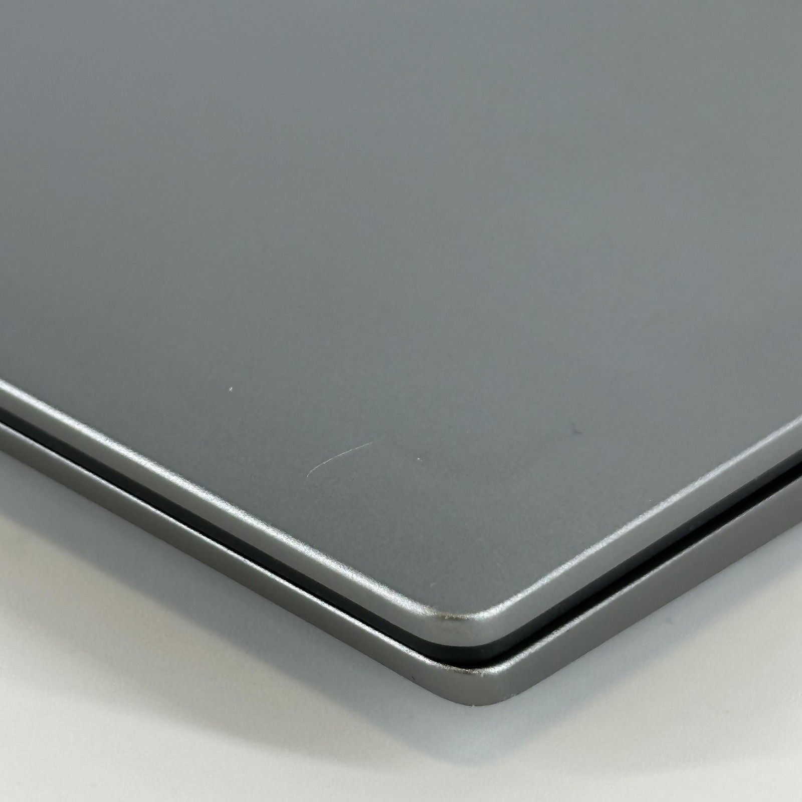 Dell Latitude 7450 (2-in-1) 14 FHD+ TOUCH 2.1 GHz Ultra 5 135U 16GB 256GB SSD