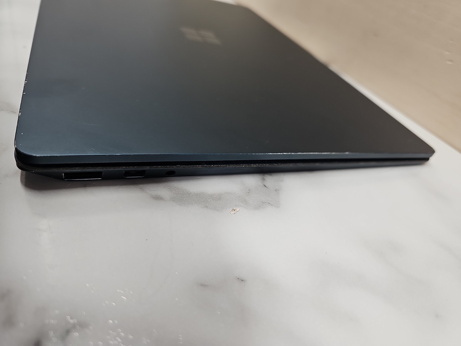 Microsoft Surface Laptop 2 13.5″ Cobalt Blue i5 8GB 256GB