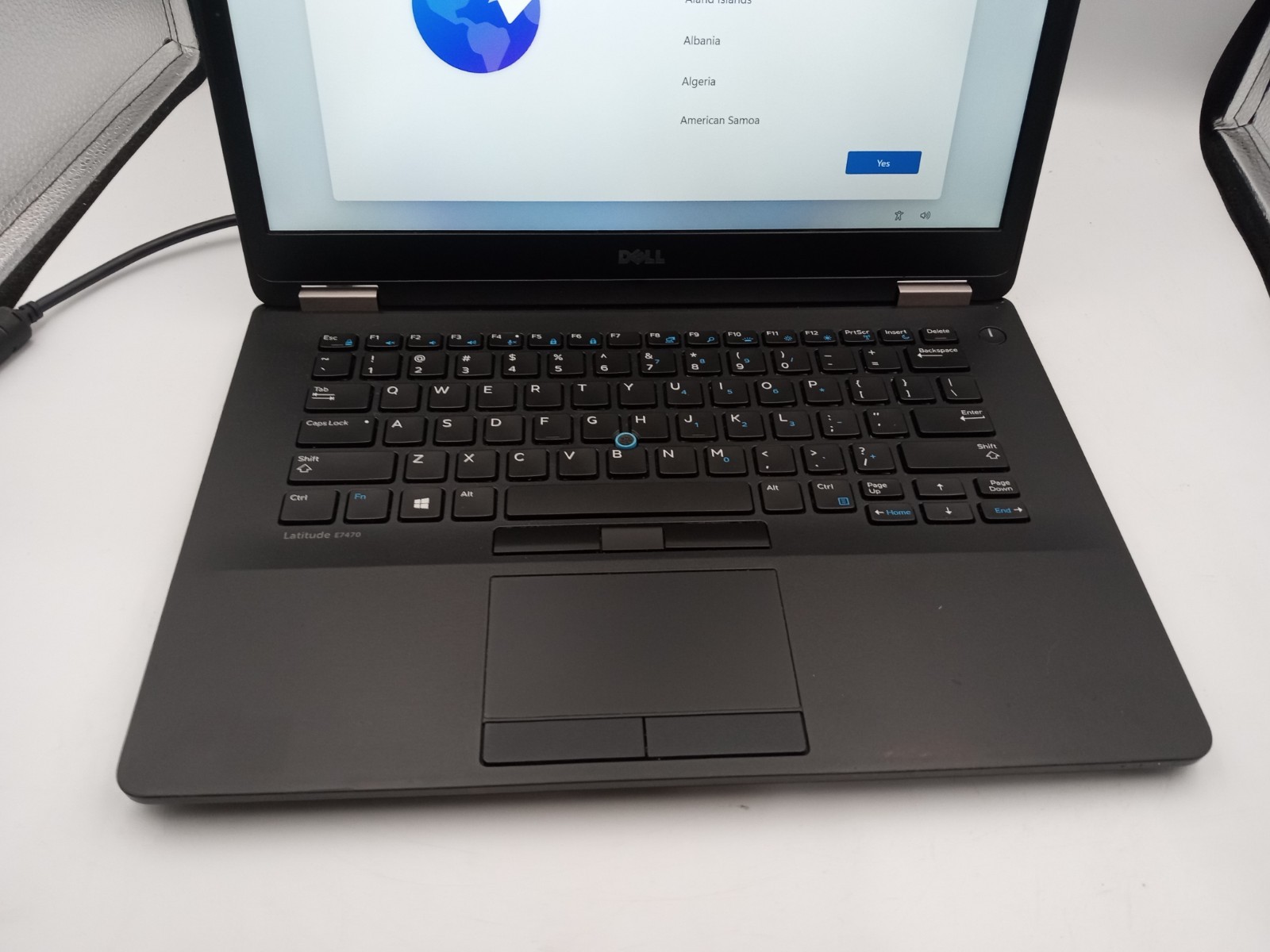 Dell Latitude e7470 14″ Laptop Intel i7-6600U 4GB RAM 128GB SSD Windows 11 -RR