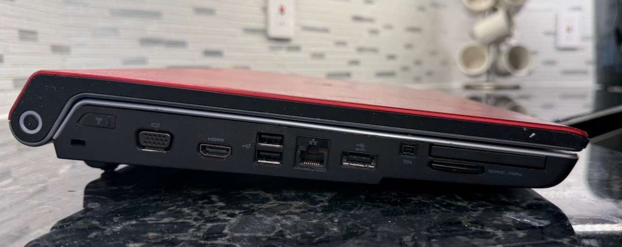 Dell Studio 1737 PP31L 17″ Laptop Core 2 Duo 4GB 320GB HDD Untested No Charger