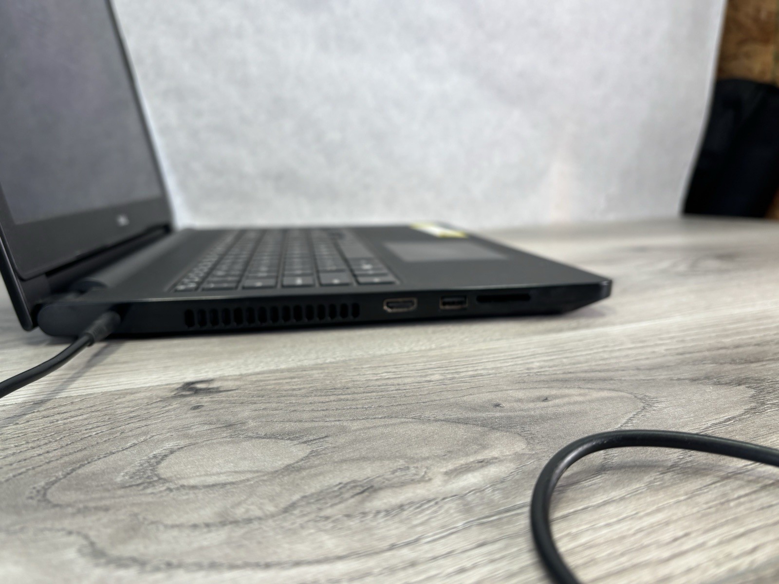Dell Inspirion PARTS BATTERY IS NO GOOD Model 15-3552