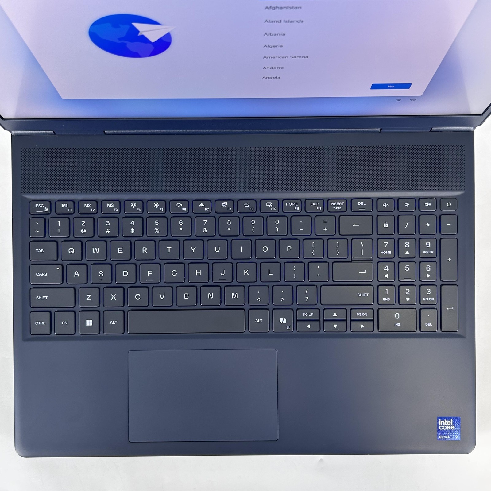 Dell Alienware 16X Aurora 240Hz QHD+ 2.7 GHz Ultra 9 275HX 64GB 2TB SSD RTX 5070