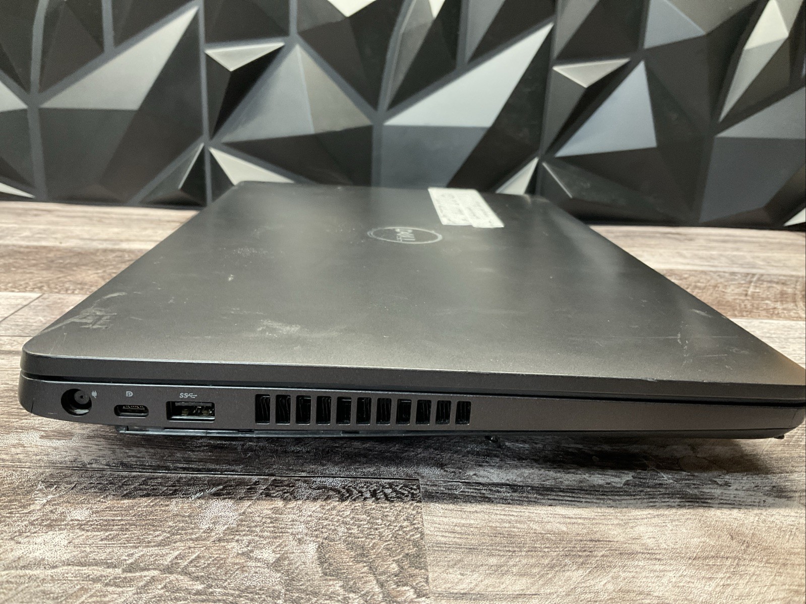 Latitude 5500 / No RAM Laptop Notebook PC / U10