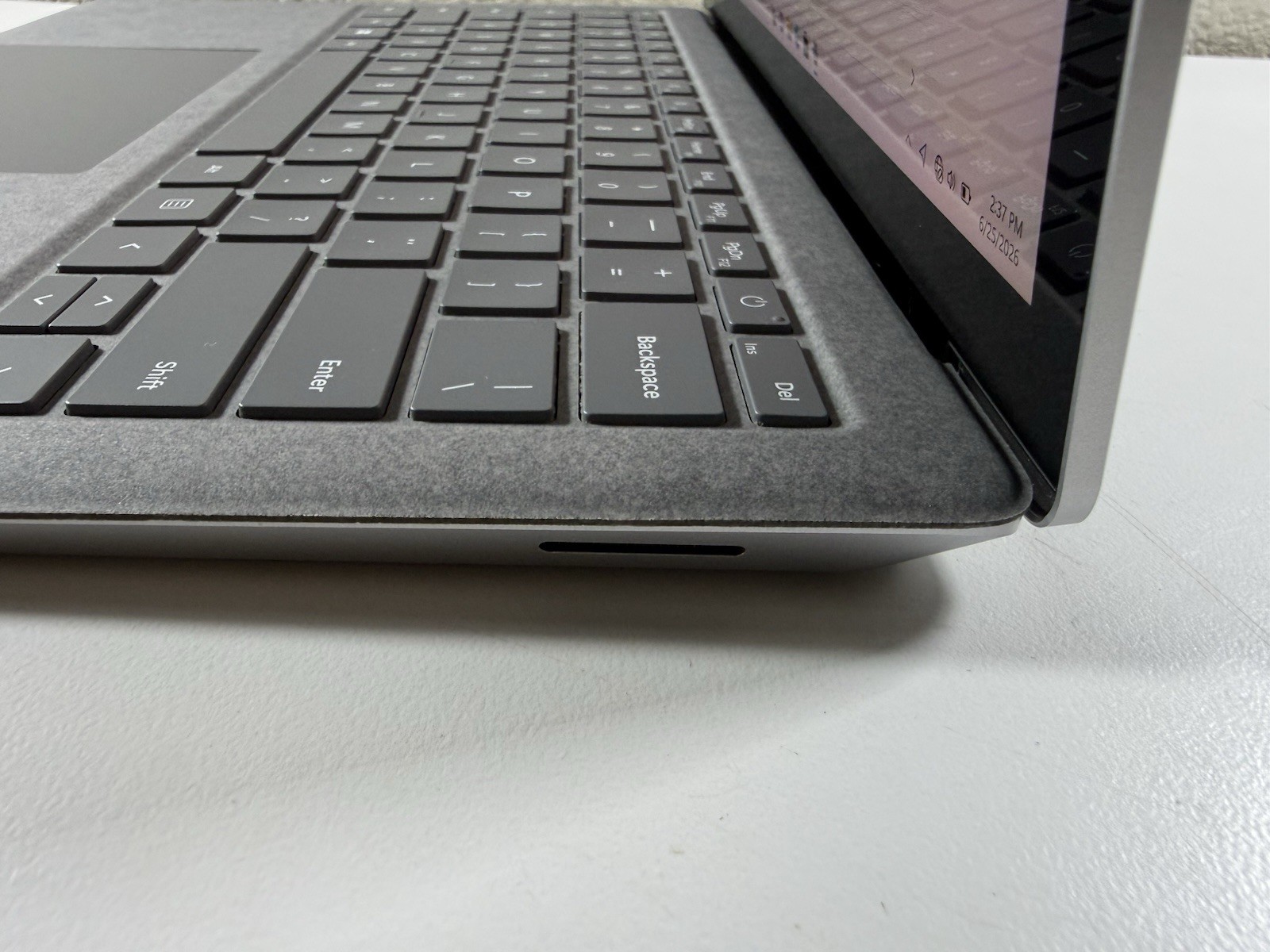 Microsoft Surface Laptop 5 13.5” 1950 Intel Core i7-1265U 16GB RAM 512GB NVME