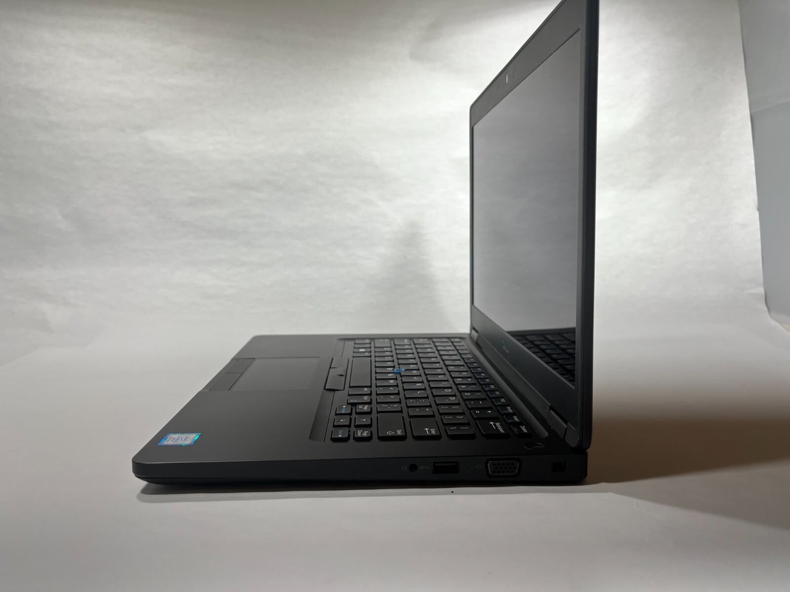 Dell Latitude 5490 14″ (256GB SSD, Intel Core i5 8th Gen, 1.70 GHz, 8GB) Touch