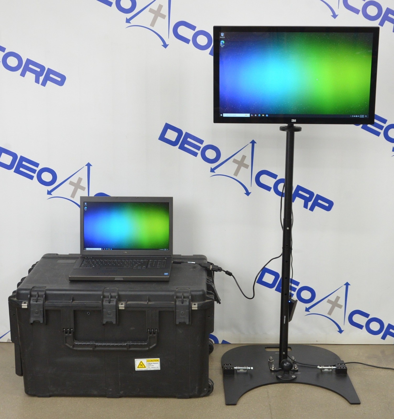 Dell Precision M6800 Laptop, 3M M2767PW Monitor W/ 33″ Large Case & Assembly