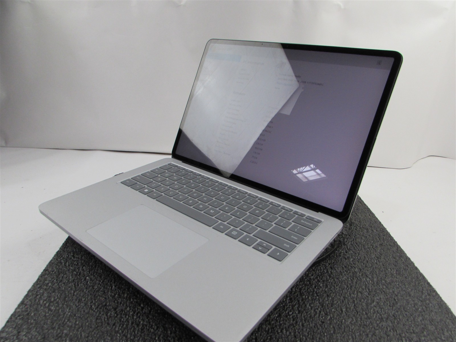 Microsoft Surface Laptop Studio 1964 i7-11370H 1TB SSD 32GB RTX A2000 *No A/C*