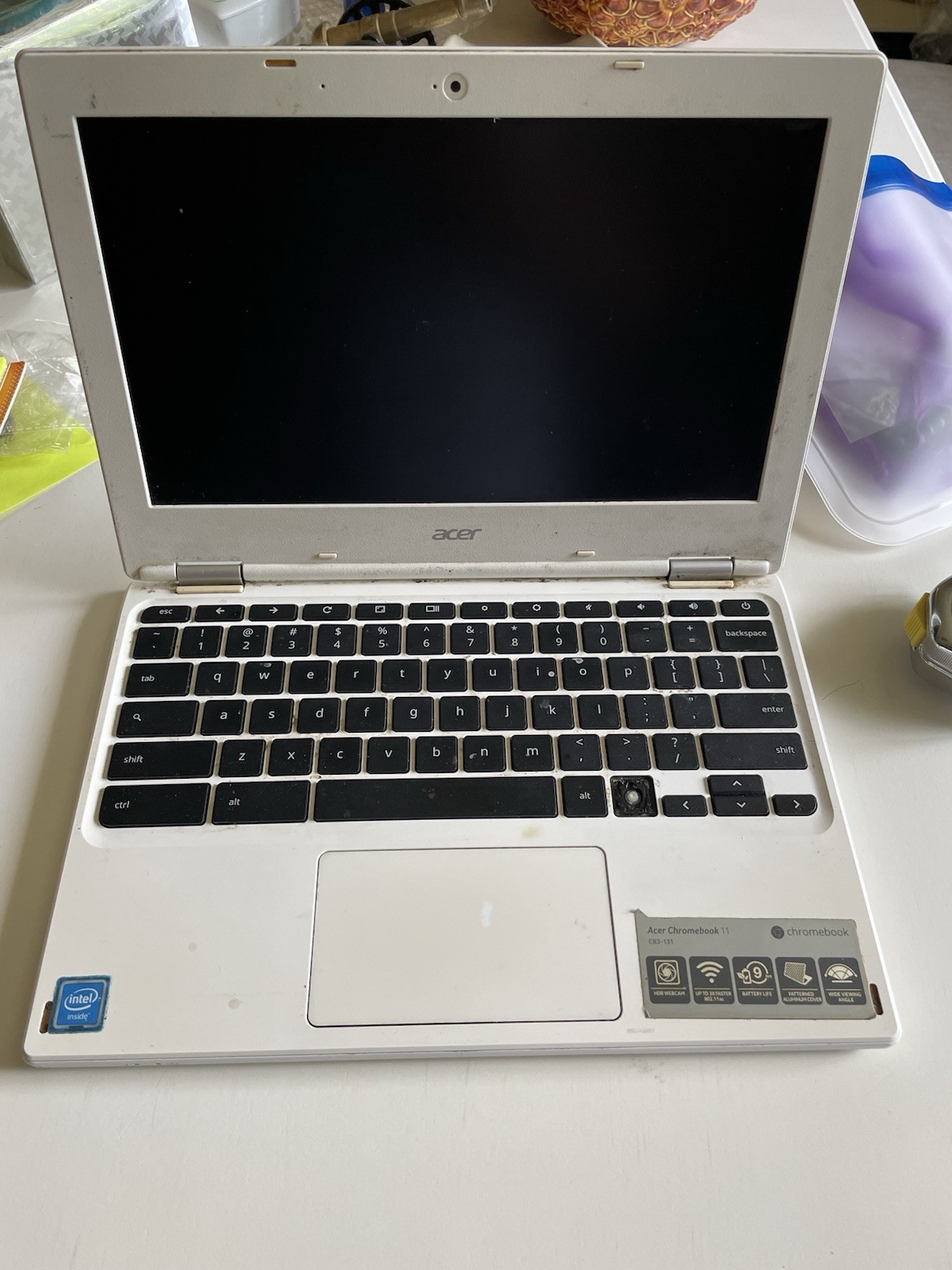 Acer Chromebook 11 CB3-131, Intel Cpu Laptop White 11.8″ Screen Aluminum Cover