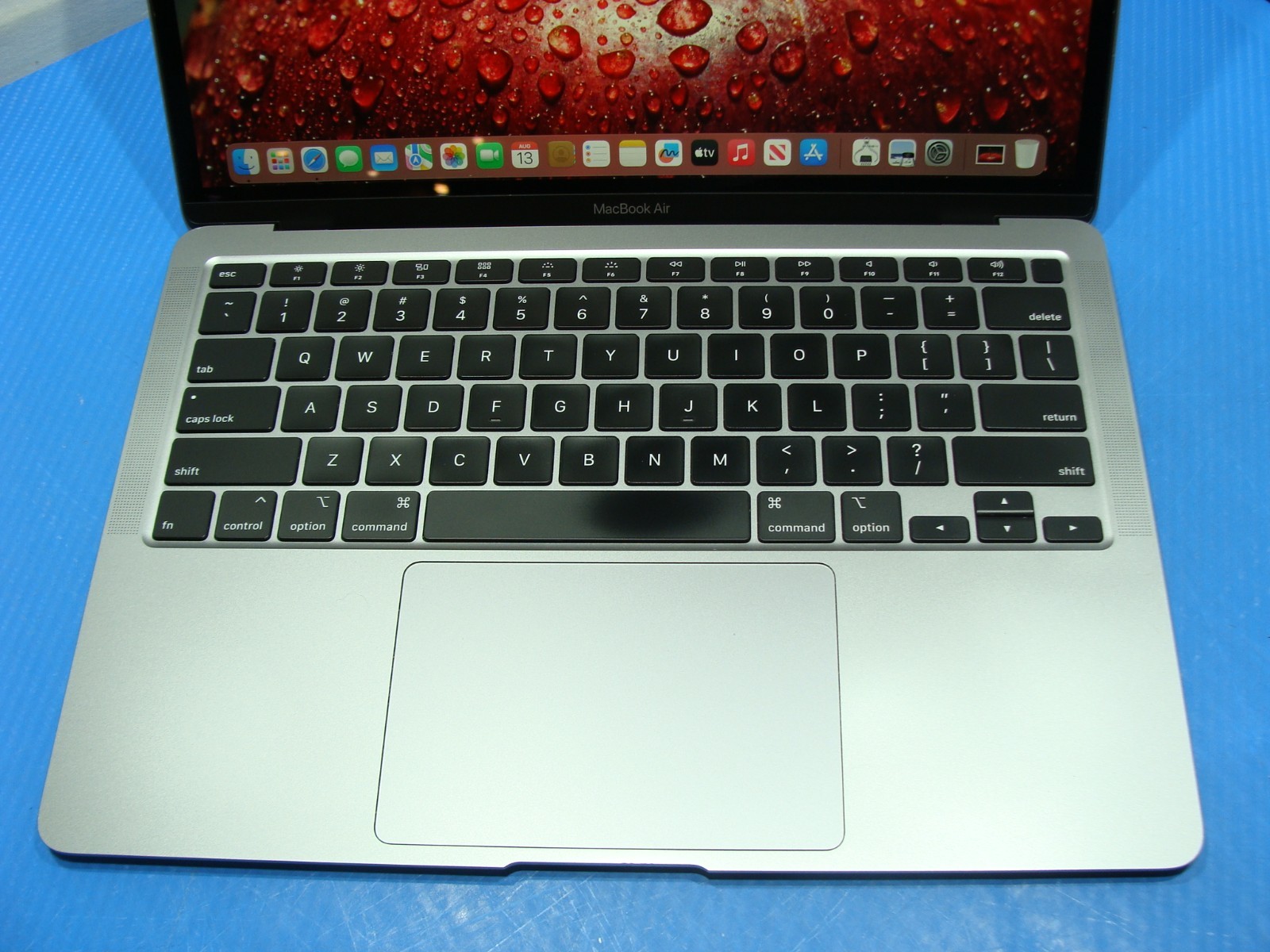 Apple MacBook Air 13.3″ A2179 2020 i5-1030NG7 1.1GHz 16GB 256GB Sequoia MVH2LL/A