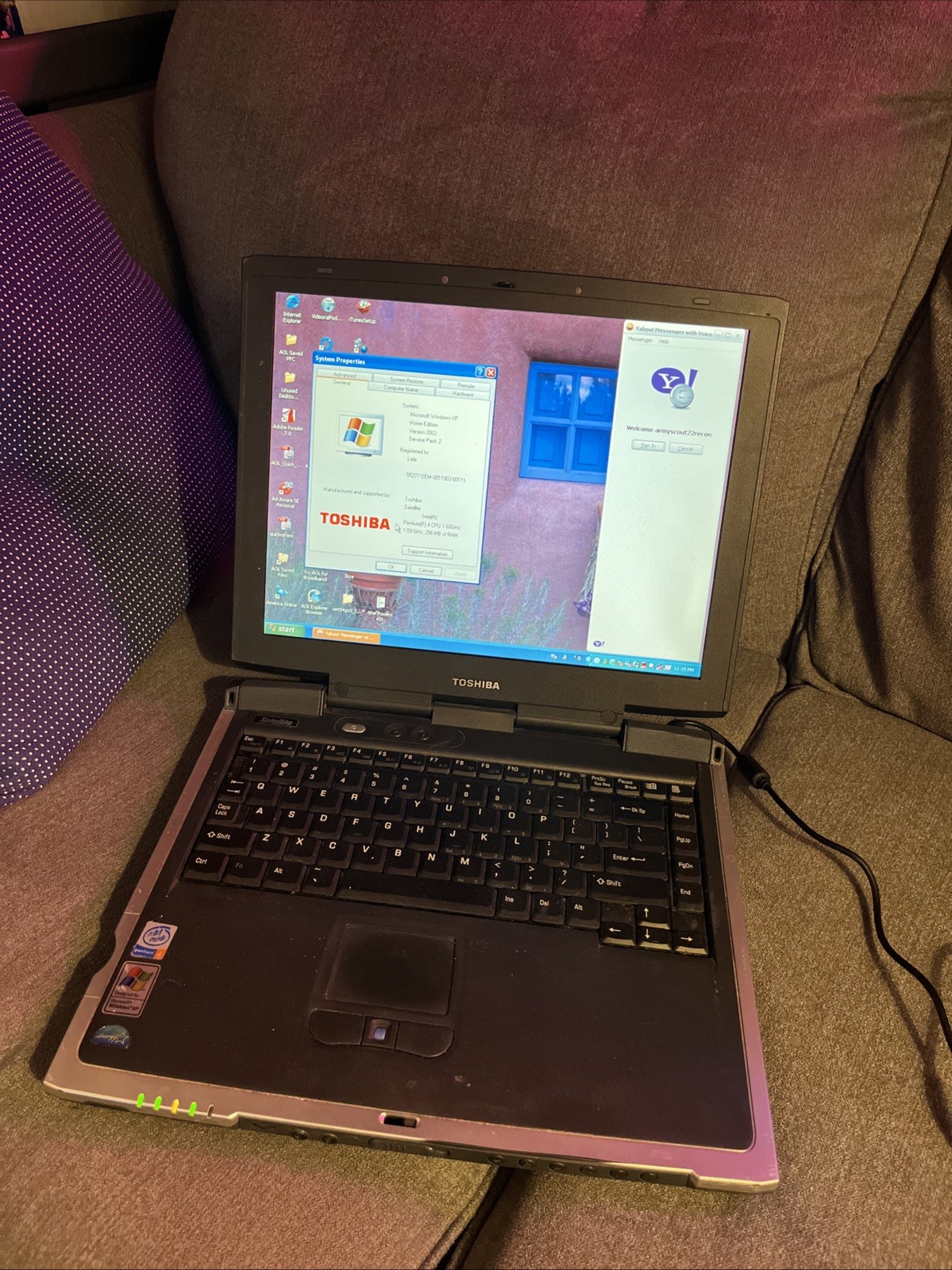 Vintage Laptop Toshiba Satellite 2405 Windows XP, Pentium 4, 256MB RAM, WORKS