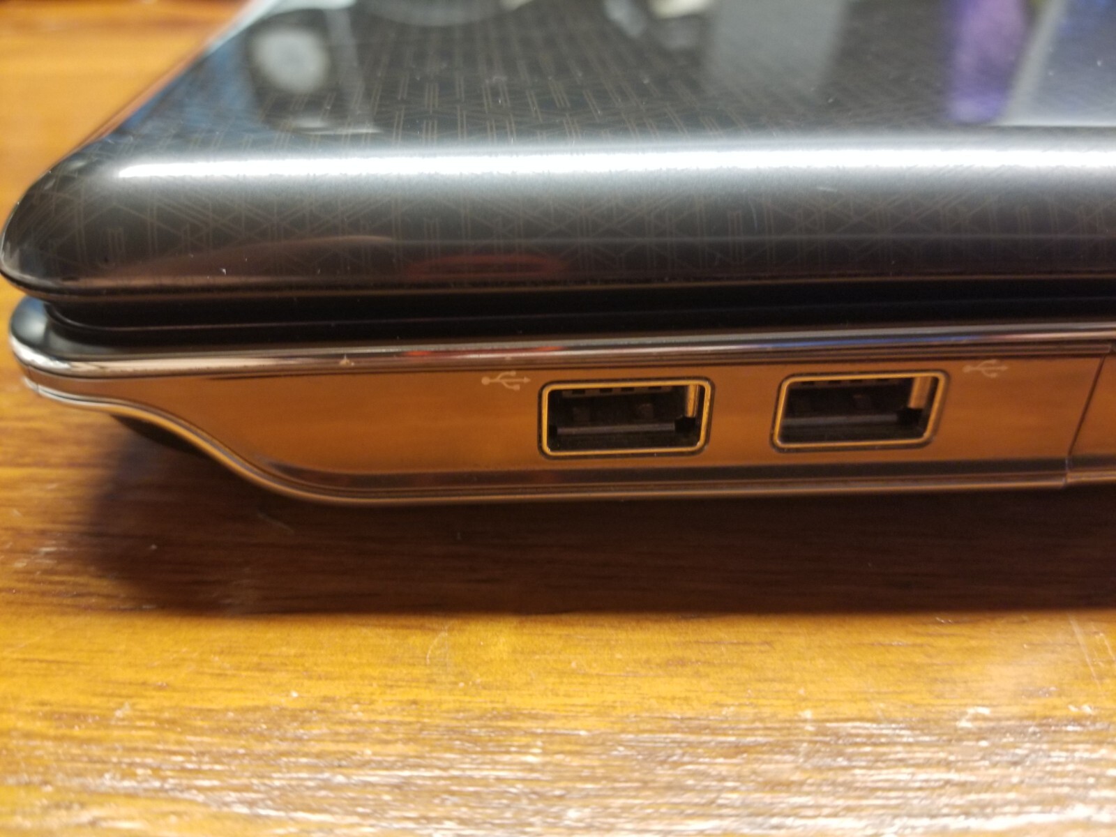 HP Pavillion dv7-1270us Laptop, 300GB HD, 8GB Ram, Nvidia 9600GTM, 802.11a/b/g/n