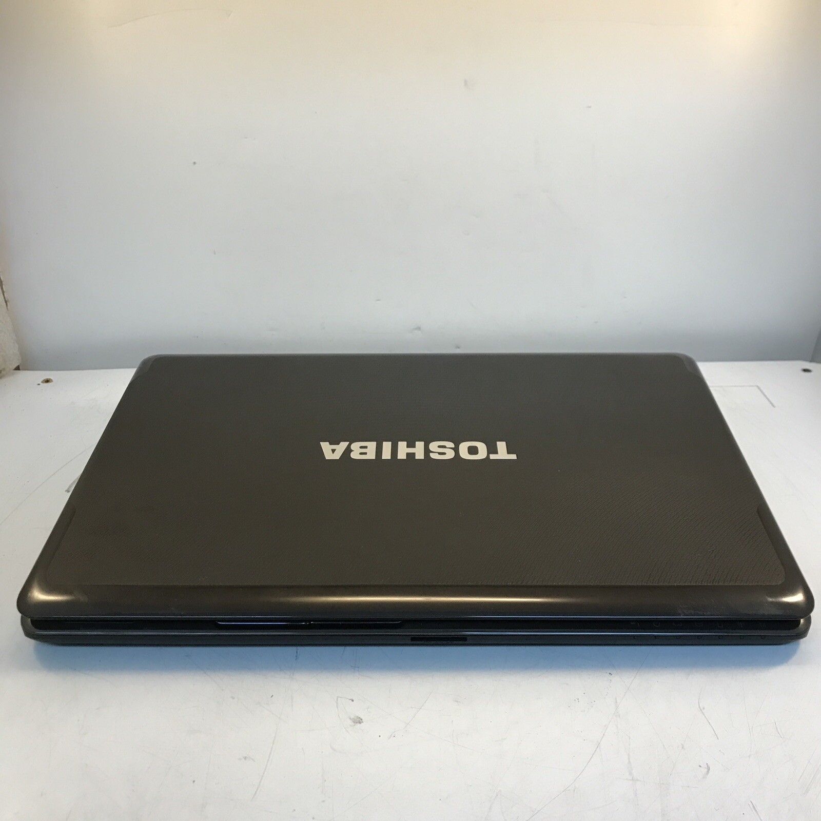 Toshiba Satellite A665-S6086 i3 CPU M370 2.40GHz 2GB RAM, NO HDD Boot to BIOS