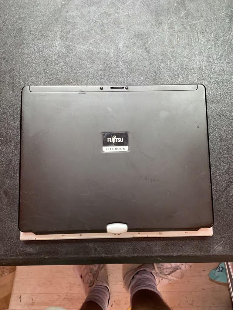 Fujitsu Lifebook T Series – Doesn’t Boot | Back Cover Missing | For Parts As-Is