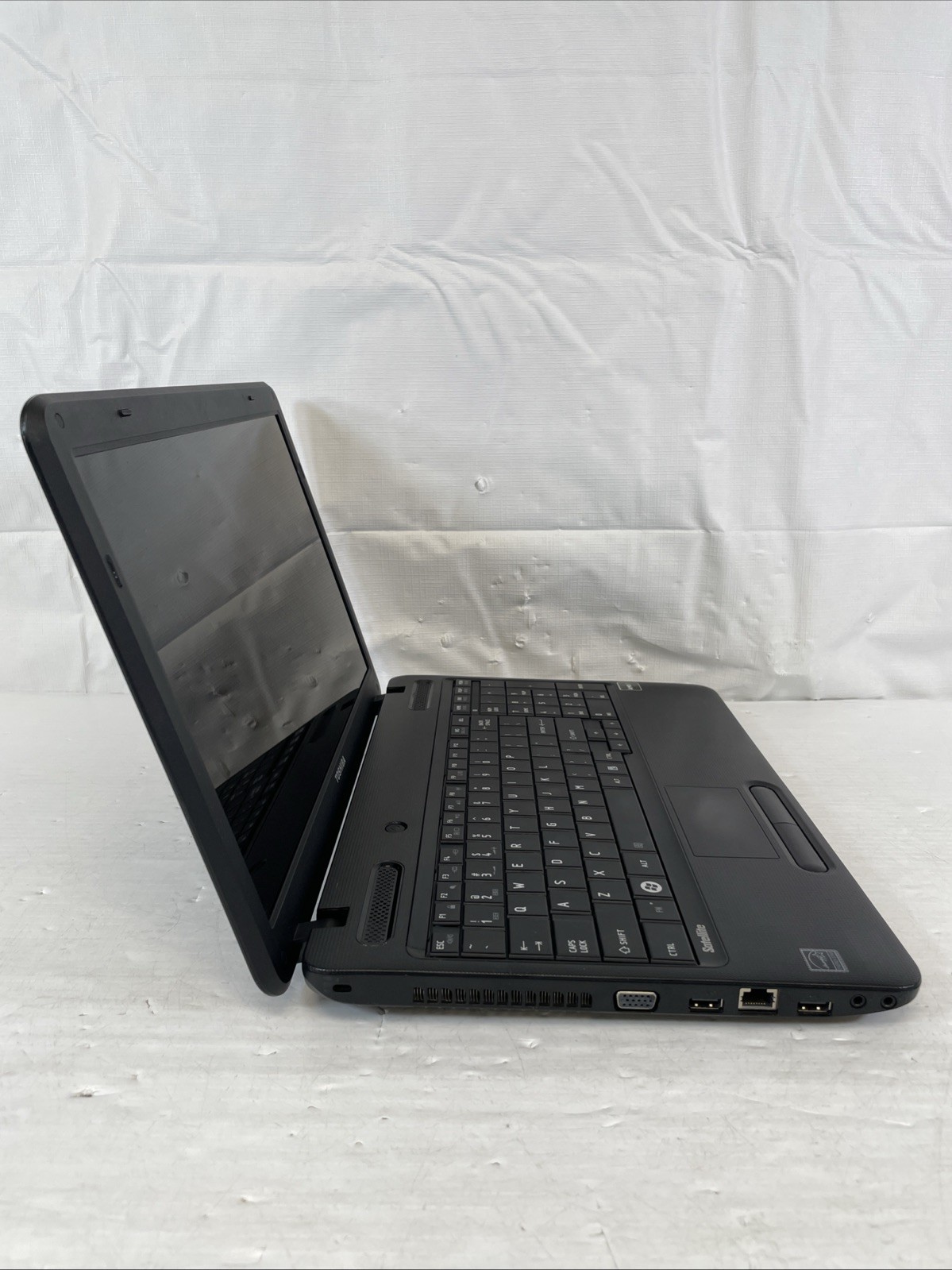 Toshiba Satellite C655D-S50851 Laptop AMD V140 2.3GHz 2GB RAM 320GB HDD WinXP