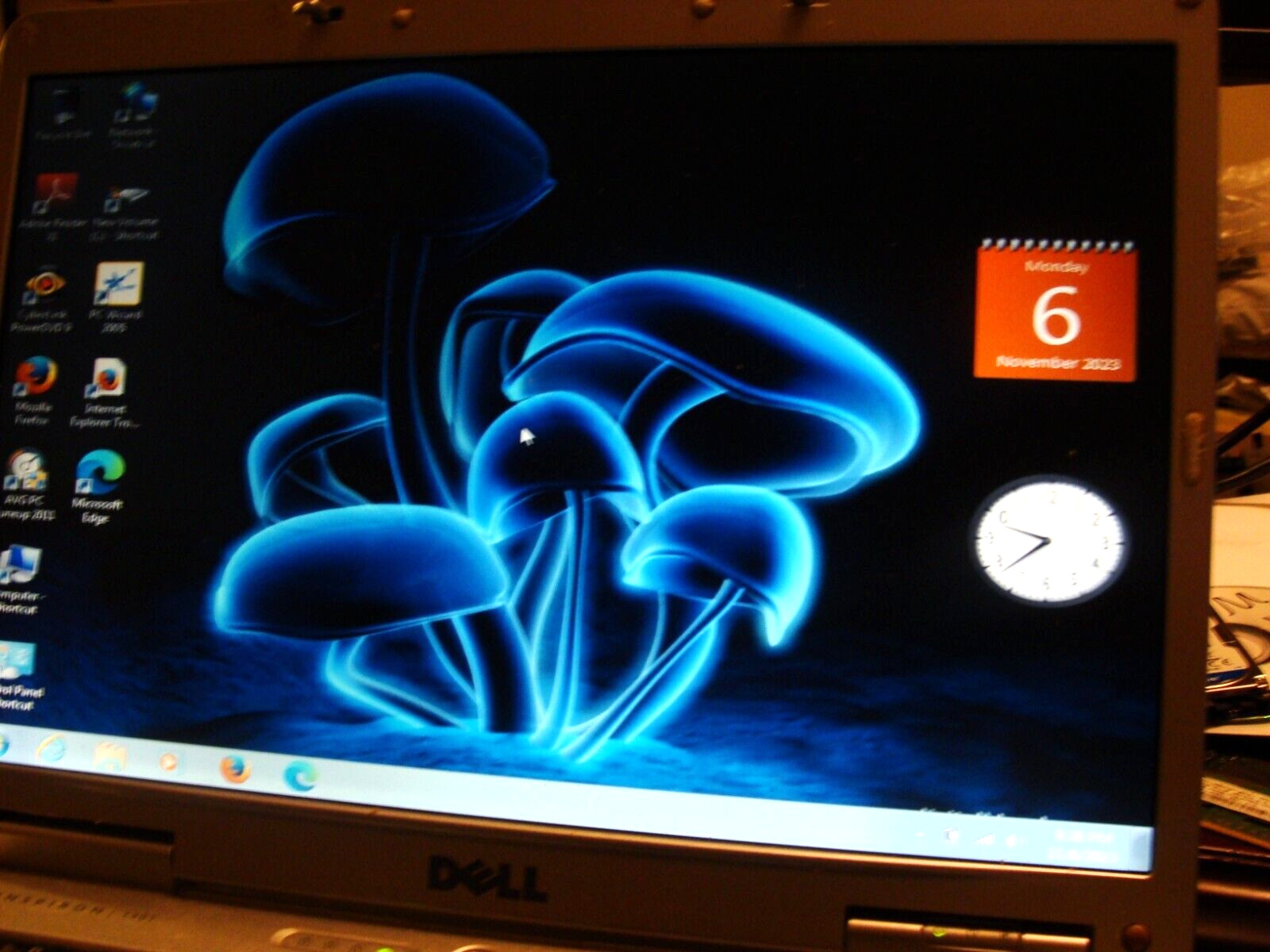 Dell Inspiron 1501 AMD Turion 64 X2 Tk-53 1.70Ghz 1.50GB RAM 80GB HDD Win 7 Pro