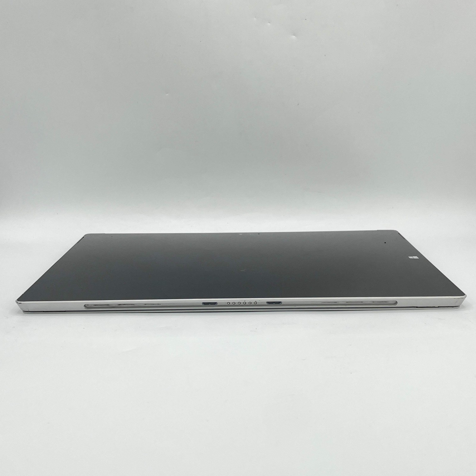 Broken Microsoft Surface Pro 3 1631 12″ i7-4650U 2.3GHz 8GB RAM 512GB SSD Read