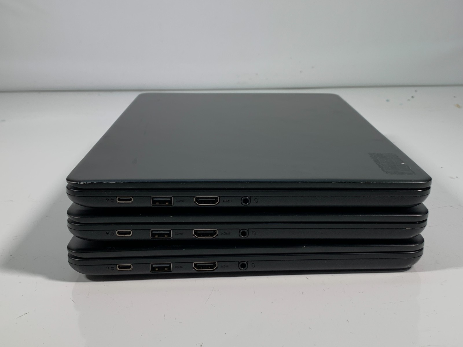 Lenovo 14w Gen 2 14″ AMD 3015e 4GB RAM 64GB eMMC No OS Lot of 3