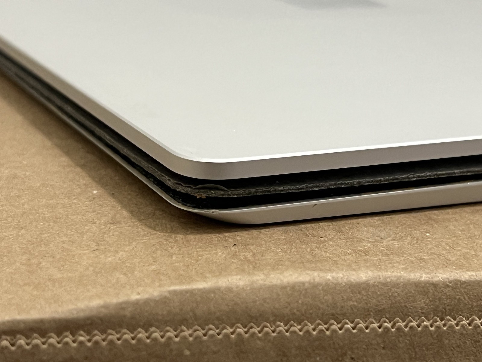 Microsoft Surface Laptop 2 (Intel Core i7-7660U, 16GB RAM, 512GB) Platinum – SEE