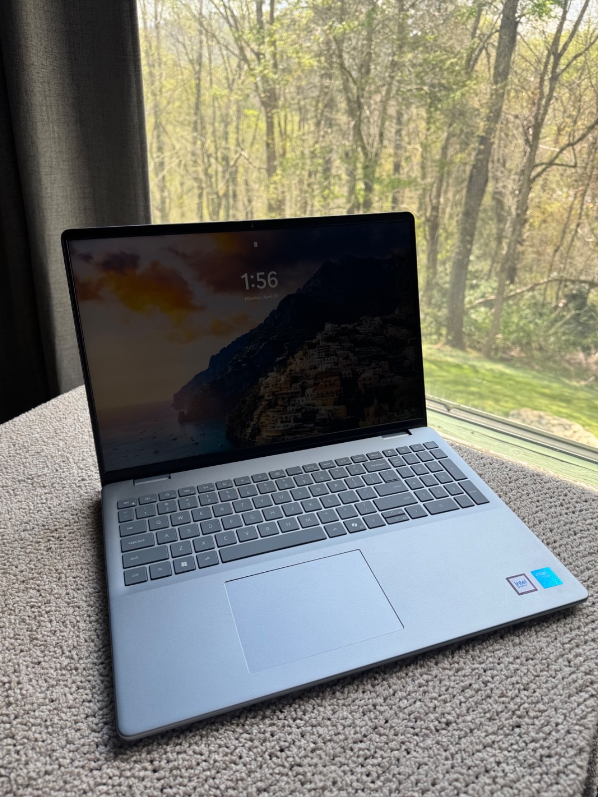 Dell 16 Intel(R) Core 7-150U, 10 Core, 16GB ram, Touchscreen