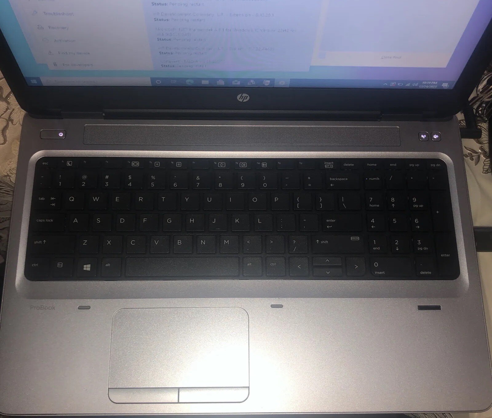 HP PROBOOK 655 G3 AMD PRO A8-9600B R5 2.4GHz 32GB RAM W/Charger. Open 4Any Offer