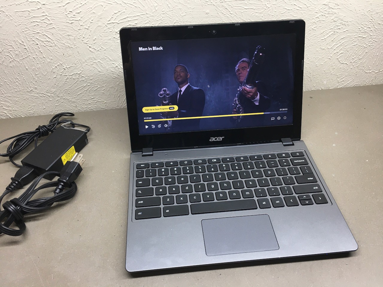 Acer C720 Laptop 11.6″ Intel 1.40GHz 2955U 2GB DDR3 16GB SSD Linux Fedora 43