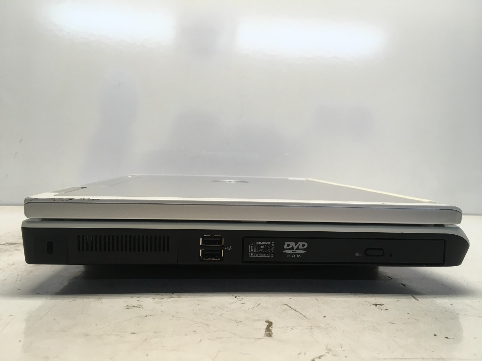 Dell Inspiron 9300 Intel Pentium 06D8 1.86GHz 2 GB NO HDD