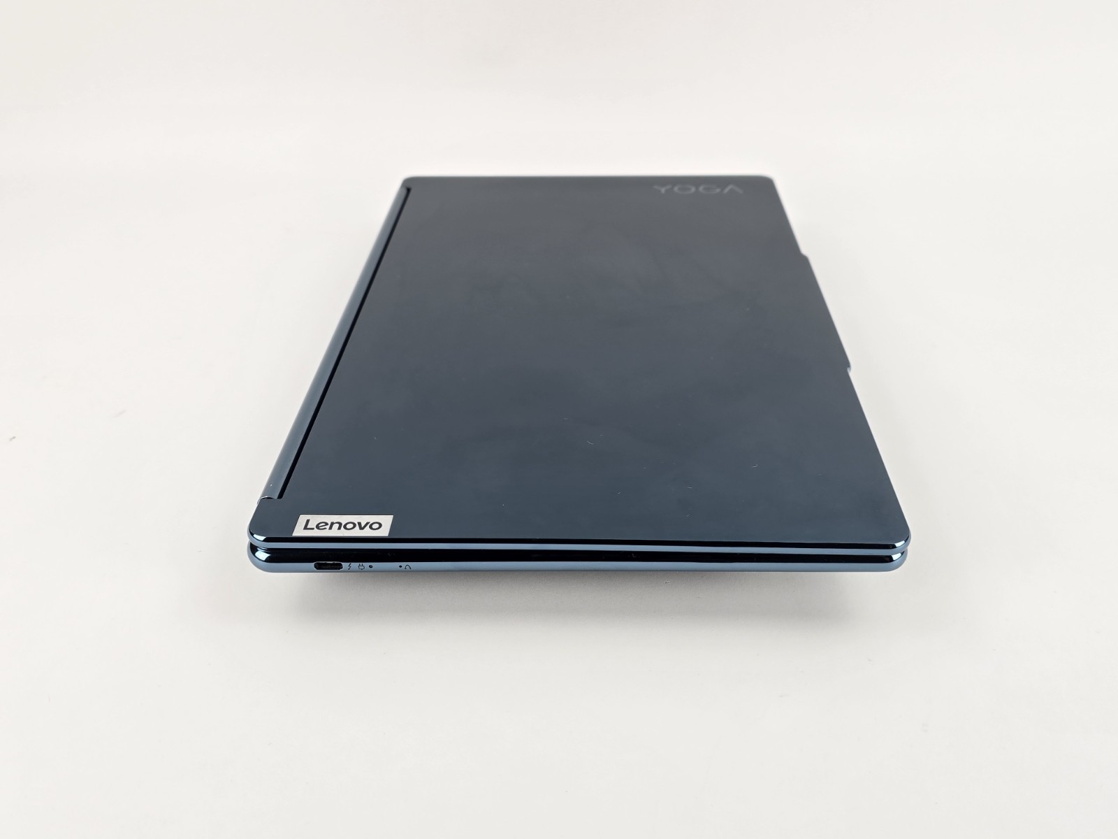 Lenovo Yoga Book 9i Dual 13.3″ 2.8K OLED Ultra 7 155U 16GB 1TB – Used – READ