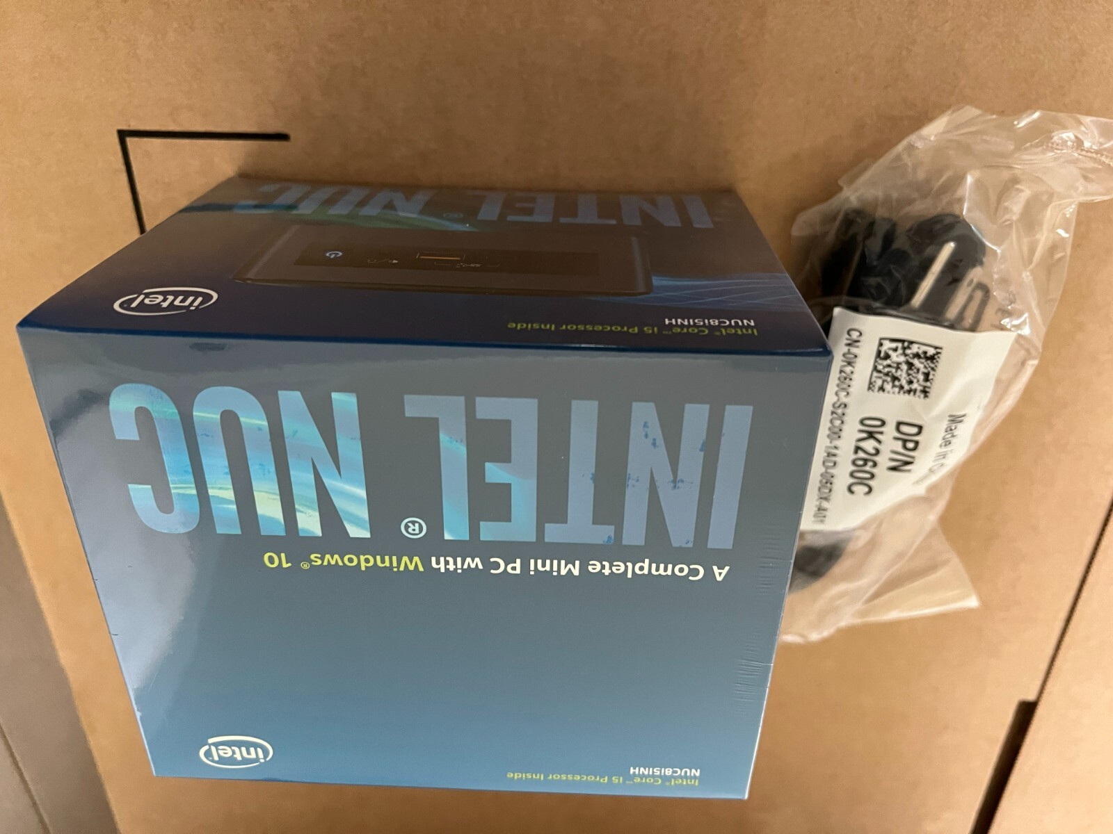 Intel NUC PC/workstation (1 TB HDD, i5-8265U UCFF 8th gen Intel Core™ i5, 8 GB,