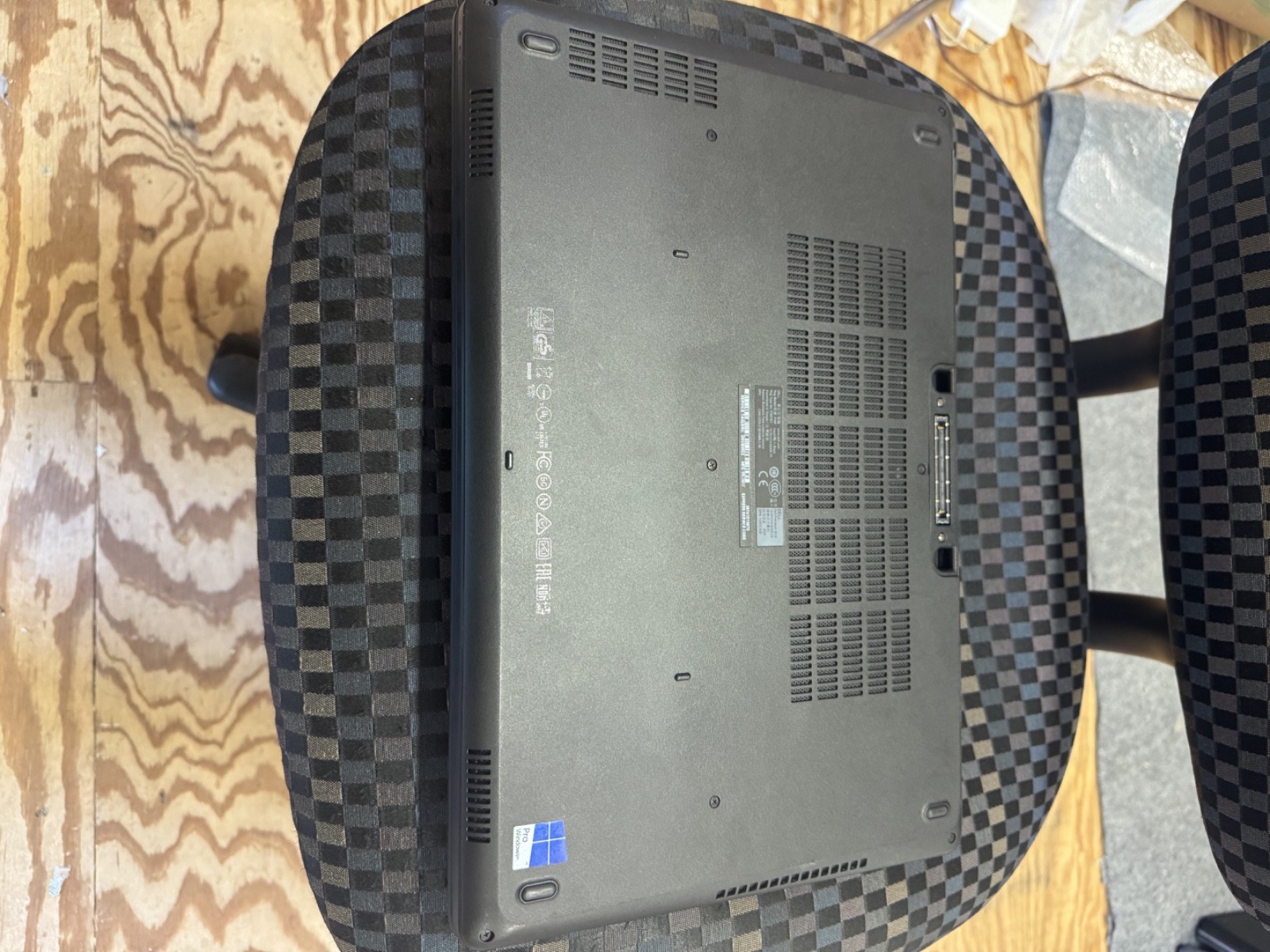 Dell Precision 3510, i7, 256gb SSD, 8gb Ram, Win 10 Pro, 6th gen.