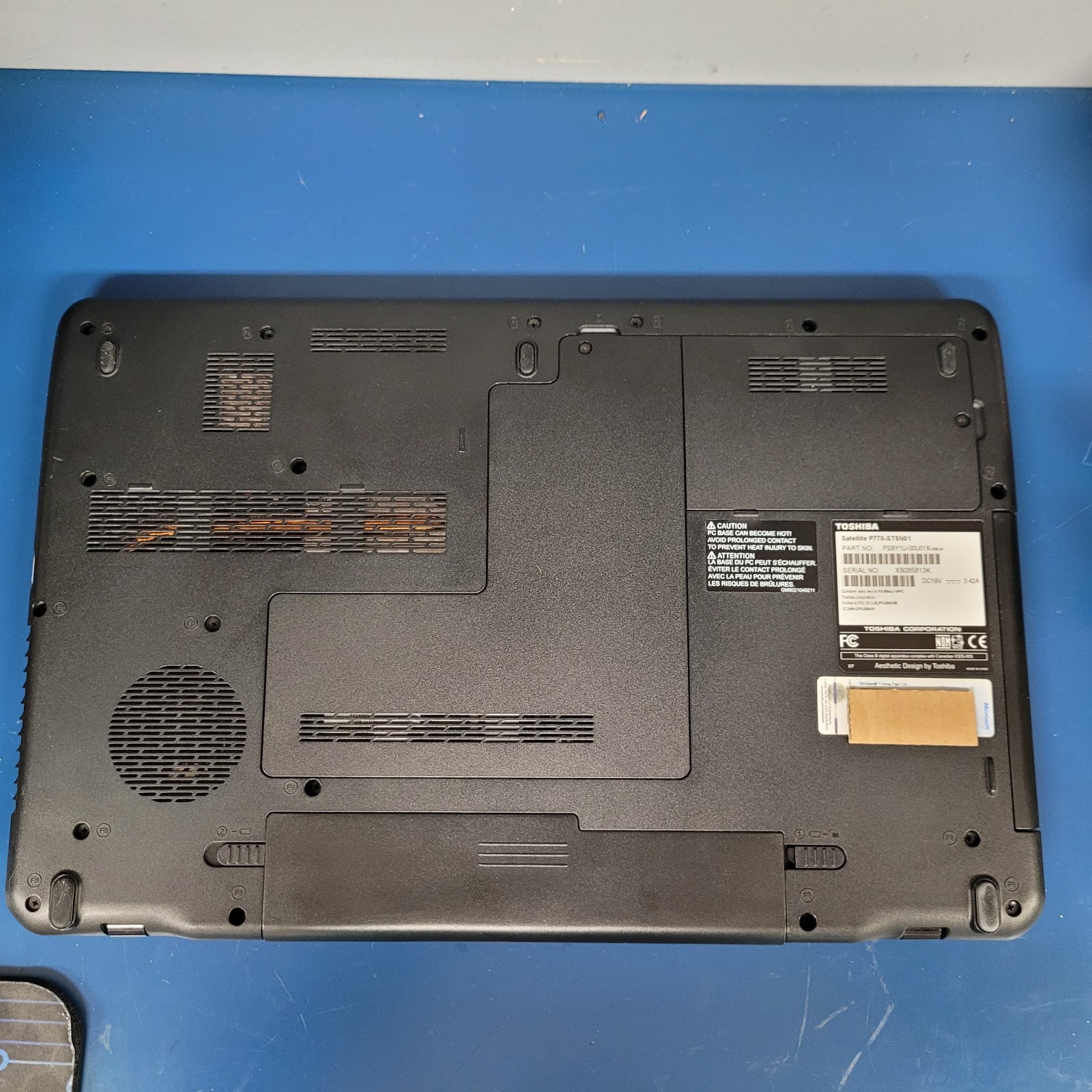 Toshiba Satellite p770-st5n01, Intel i5-2430M @ 2.40GHz, 6 GB NO HDD/ OS