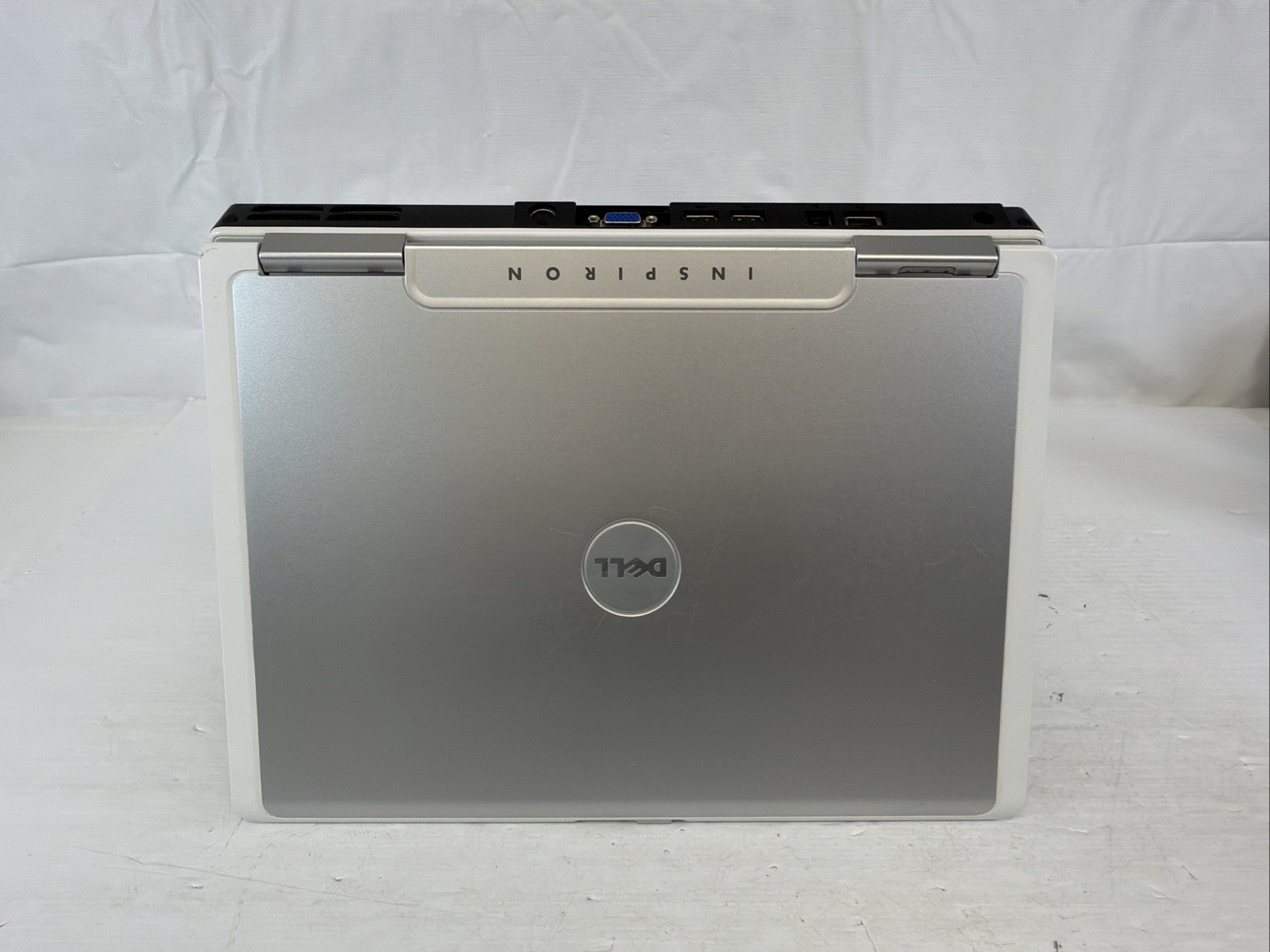 Dell Inspiron E1505 15.4″Core 2 Duo 2.0GHz 2GB RAM 250GB HDD Win XP Radeon X1300