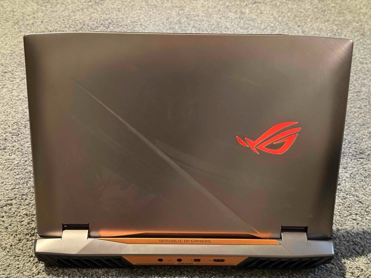 —ASUS ROG G703GI i9-8950HK 2.9ghz 32GB RAM GTX 1080 8GB VRAM 512GB SSD 2TB HDD