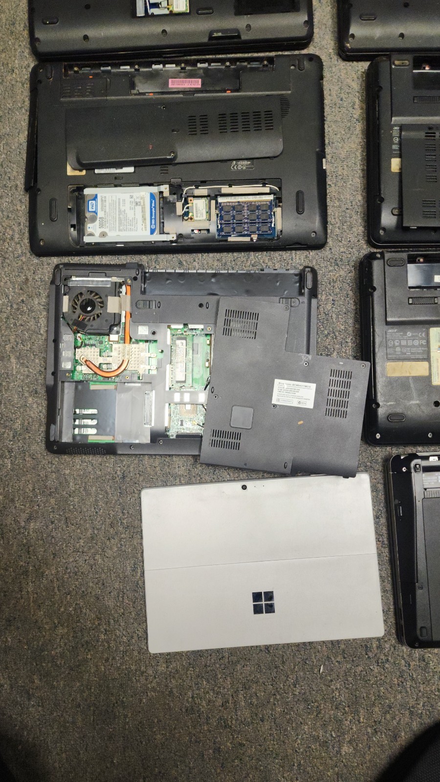 MIXED LOT OF 8 LAPTOPS FOR PARTS OR REPAIR !!! READ DESCRIPTION!!!
