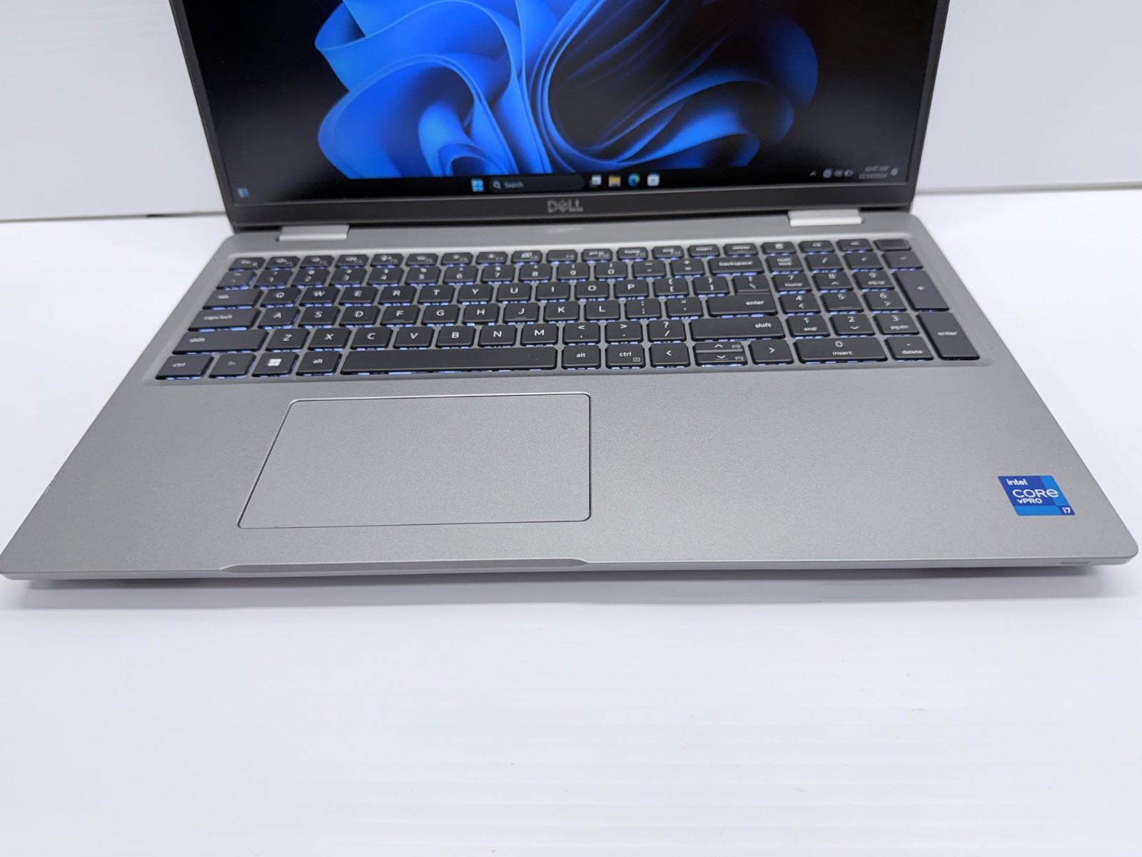 Dell Precision 3561 Laptop + Dock | i7-11800H 16GB 256GB SSD T1200 15.6″ – SP71