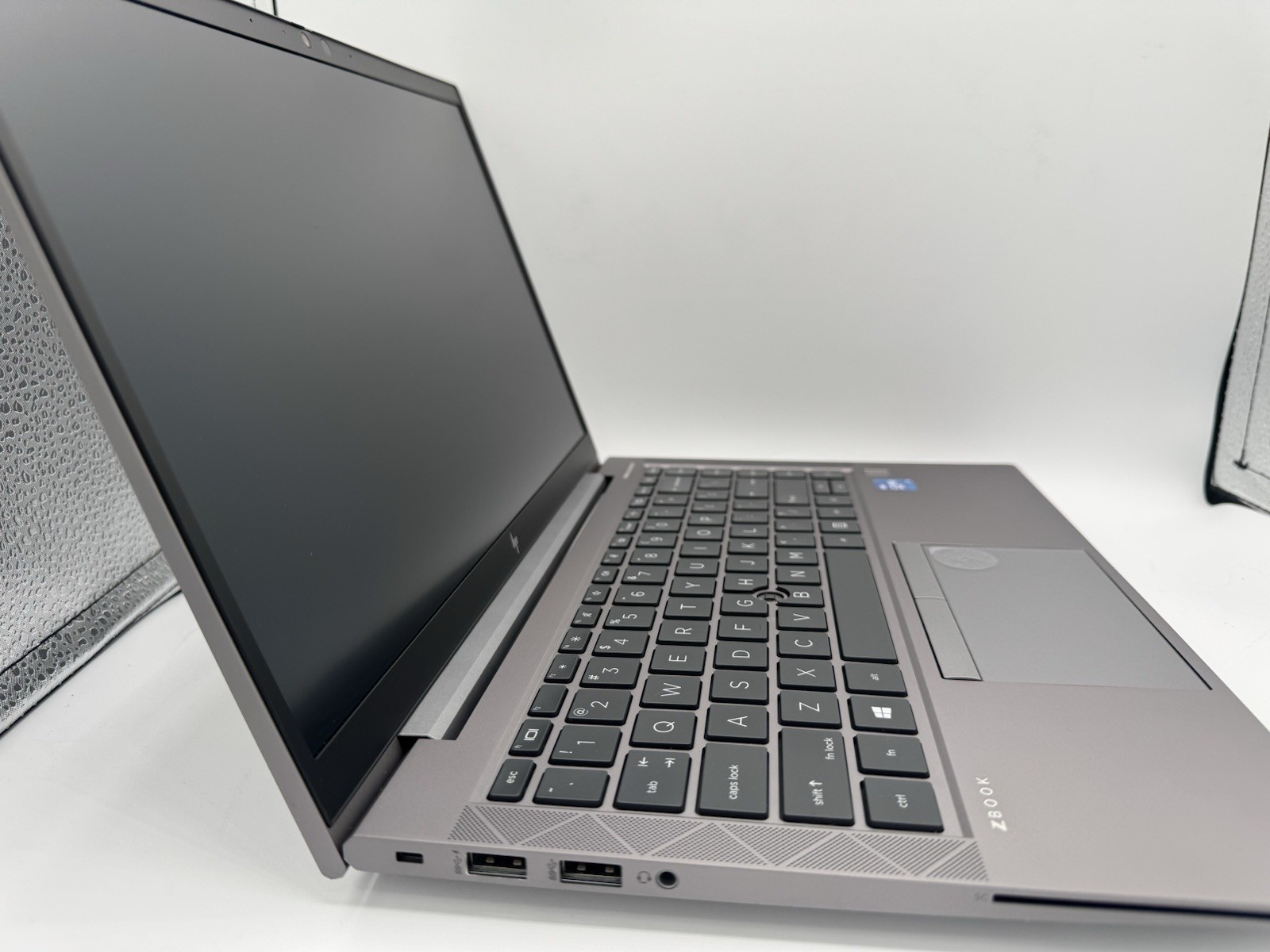 HP ZBook Firefly 14 G8 Win 11 Pro i7-1165G7 16GB RAM 256GB | NVIDIA T500 | Good