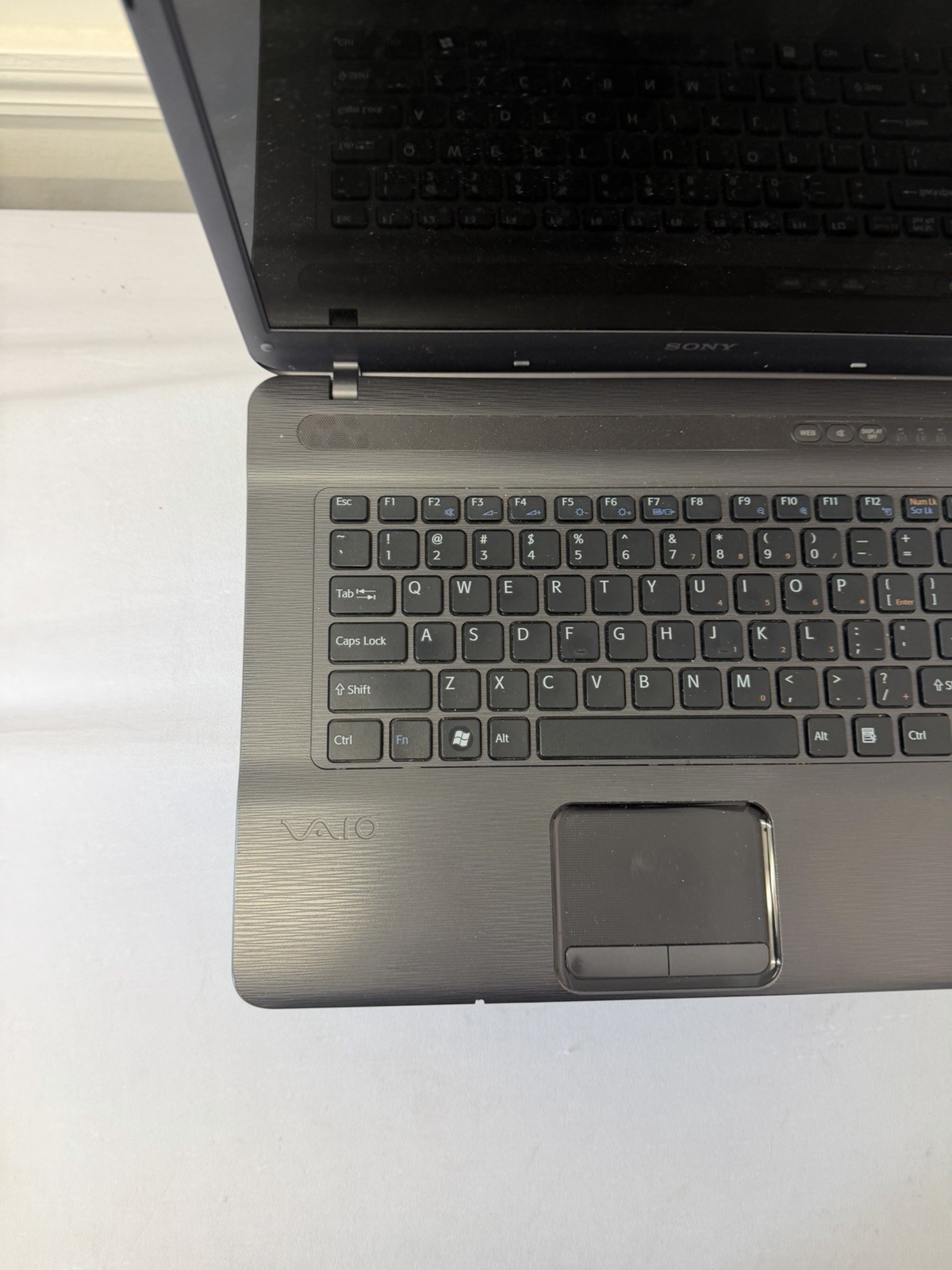Sony Vaio PCG-7184L Laptop – Good Screen – Intel Pentium T4300 – Read Des