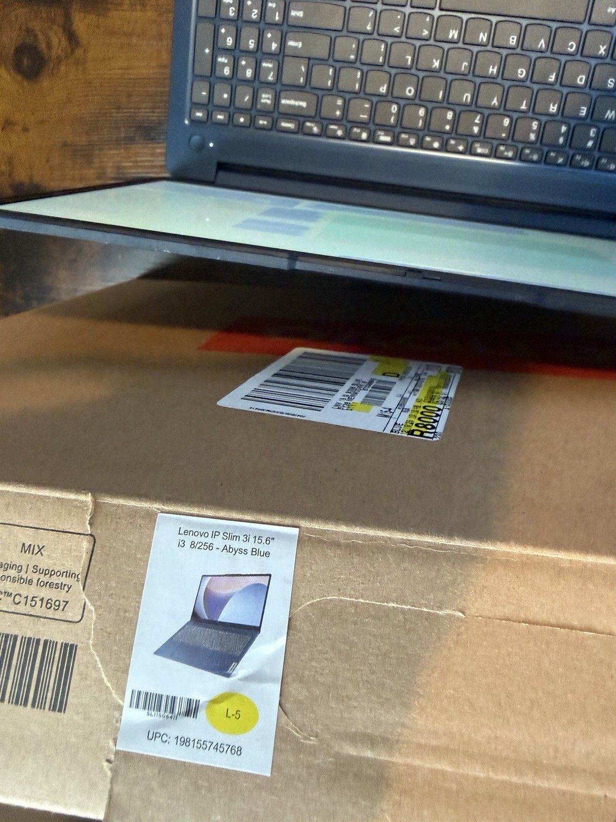 Lenovo IP Slim 3i 15.6″ Notebook Intel i3 8GB 256GB SSD Windows 11 Abyss Blue