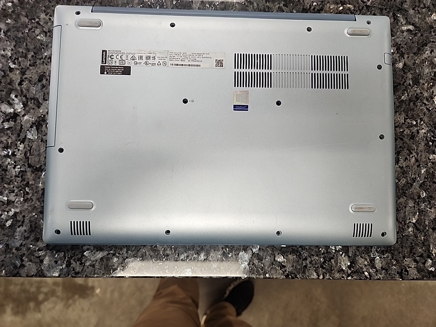 Lenovo IdeaPad 320 151 AP 4GB RAM NO HD/OS/ AC Adapter