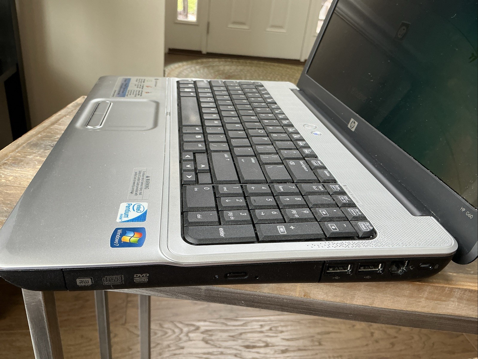 HP G60 549DX Notebook Windows 7 Home Premium 15.6” Screen Works AS IS
