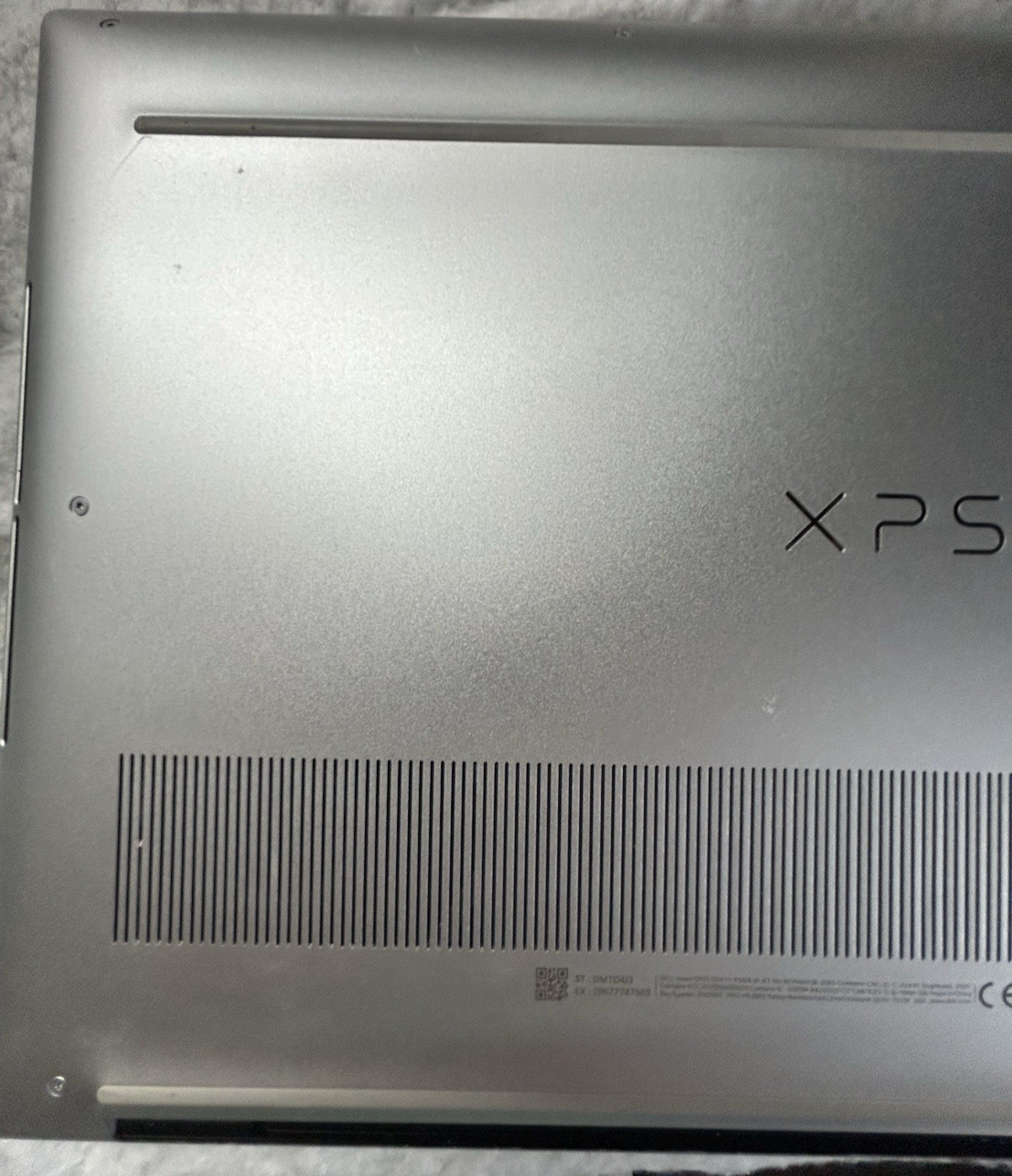Dell XPS 15.6″ FHD 512GB SSD Intel Core i7 11800H 16GB RAM NVIDIA 3050 Ti 4GB
