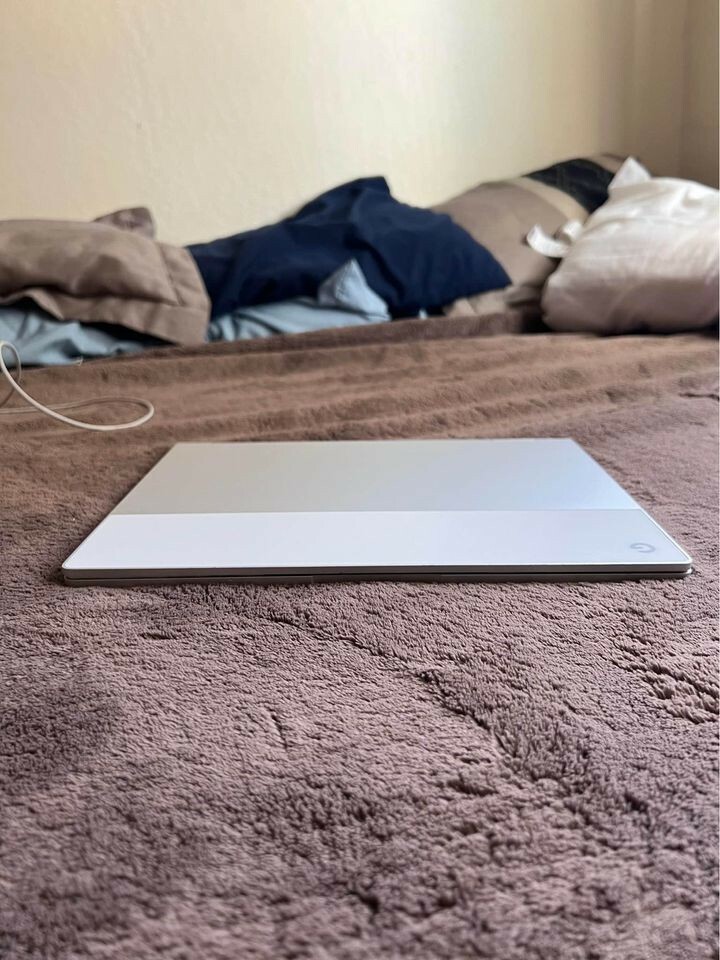 Google Pixelbook 12.3″ Core i5 7th Gen 1.2 GHz 8 GB RAM 128GB SSD Laptop